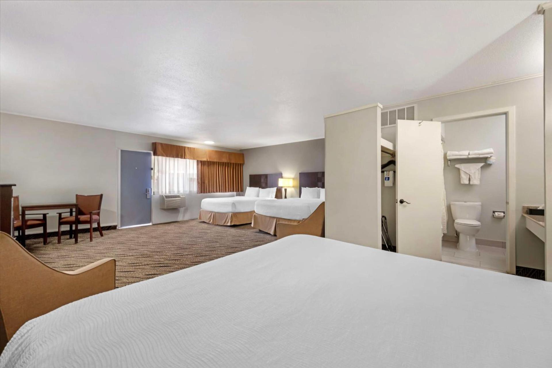 Best Western Red Carpet Inn photo 40