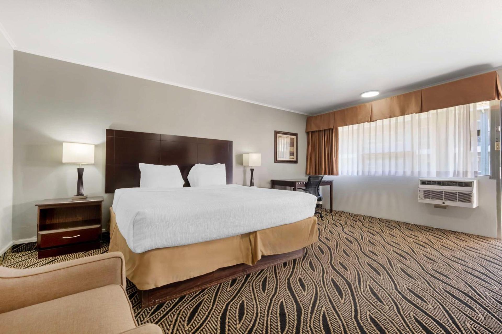 Best Western Red Carpet Inn photo 12