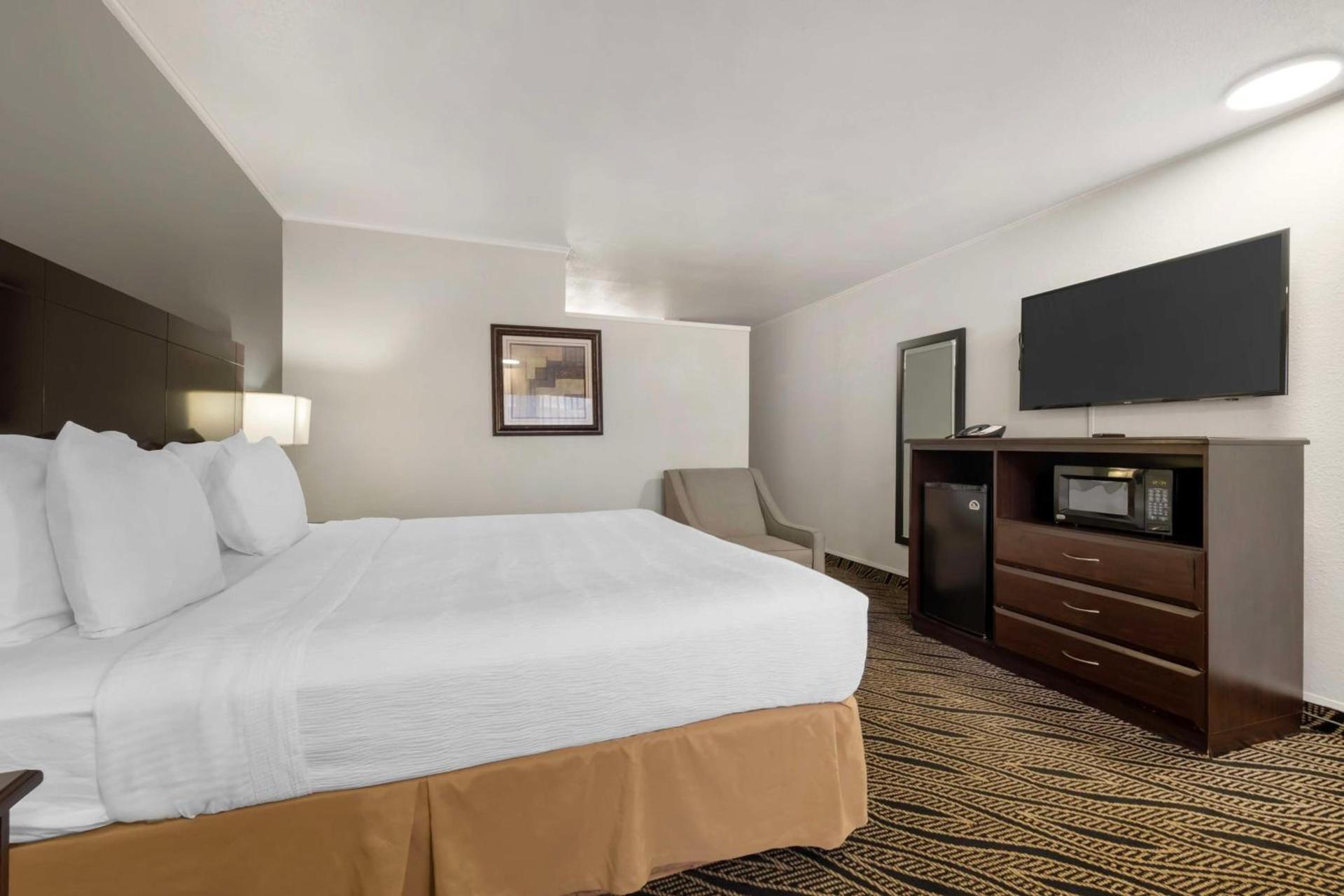 Best Western Red Carpet Inn photo 16