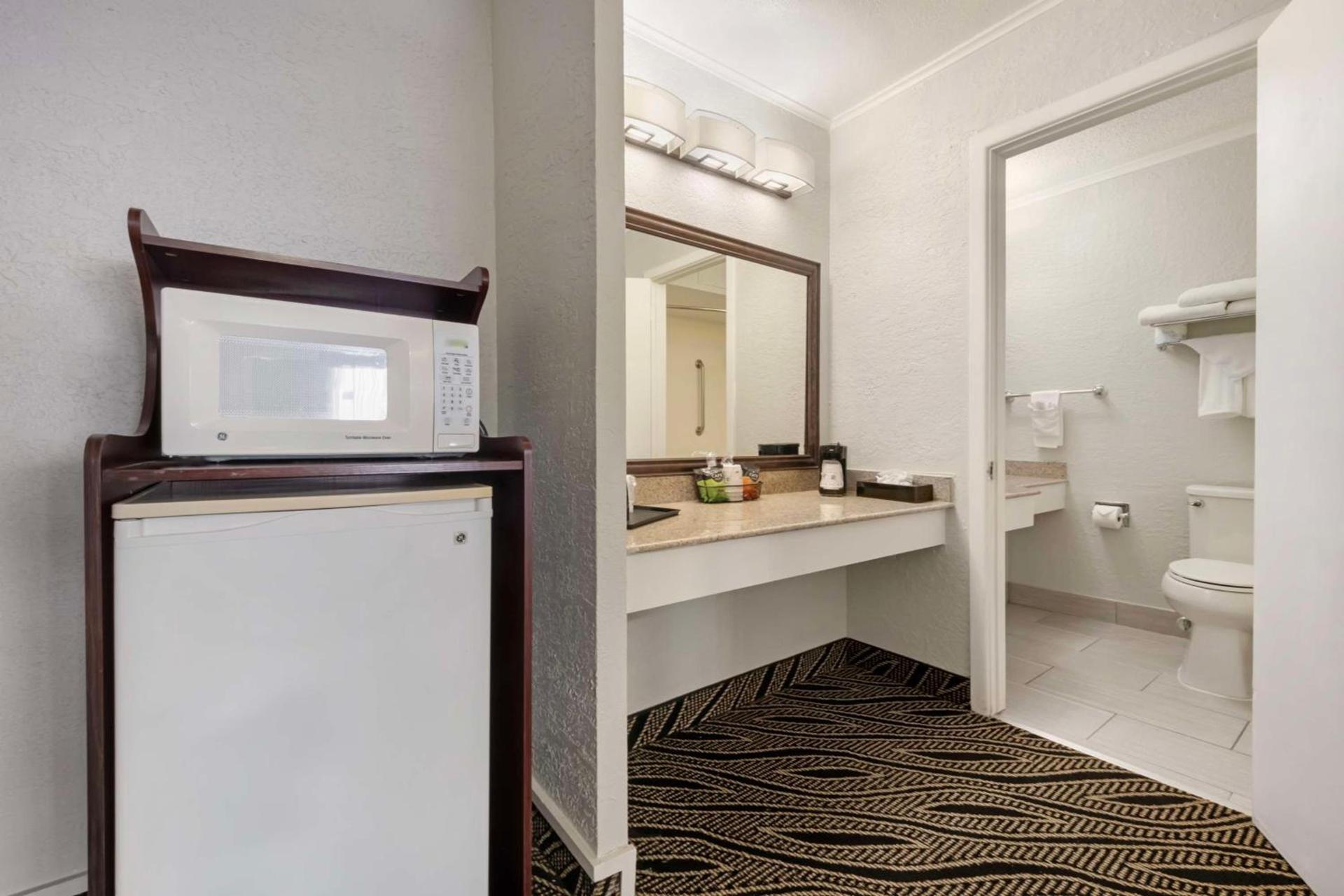 Best Western Red Carpet Inn photo 28