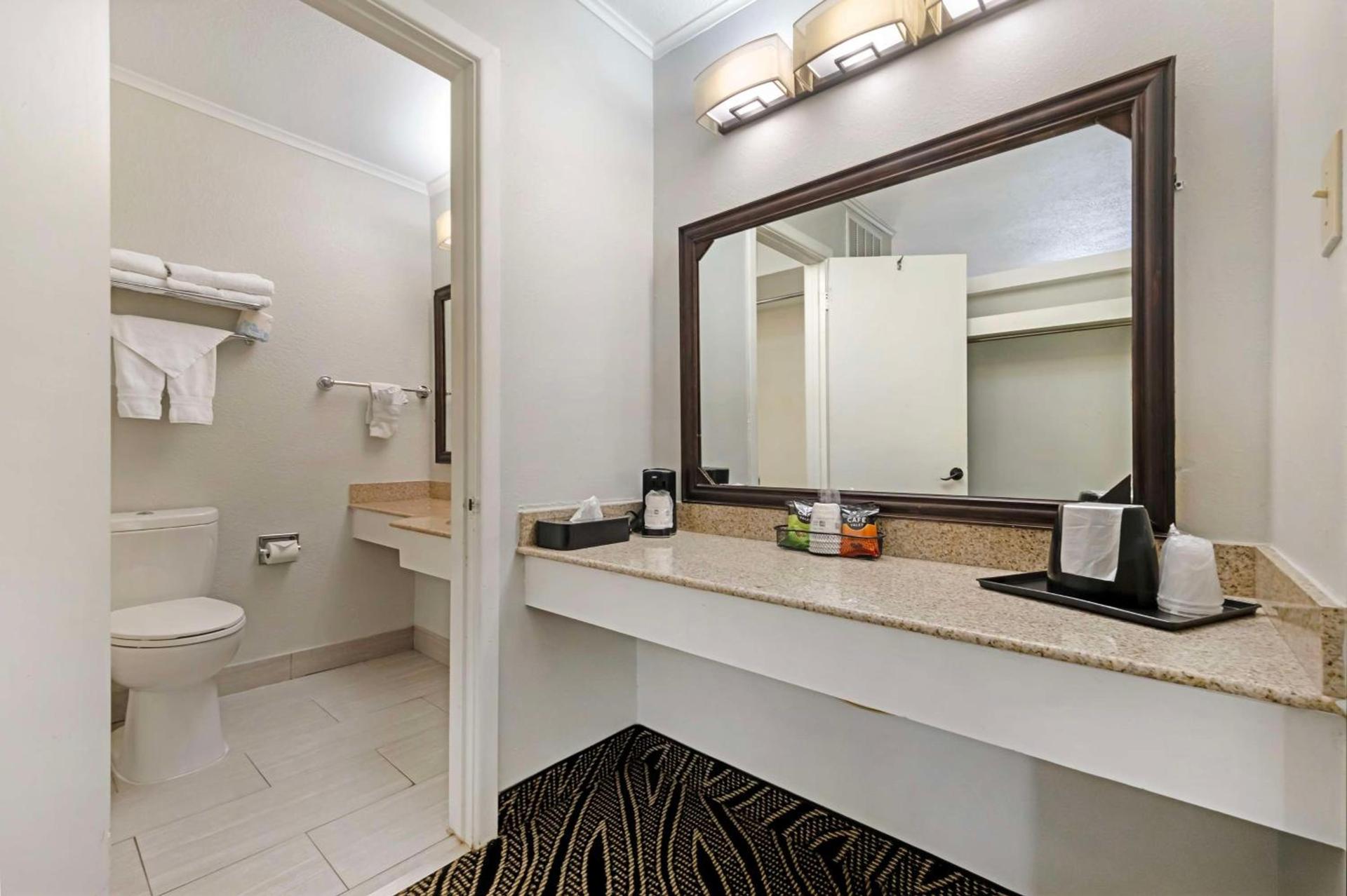 Best Western Red Carpet Inn photo 24