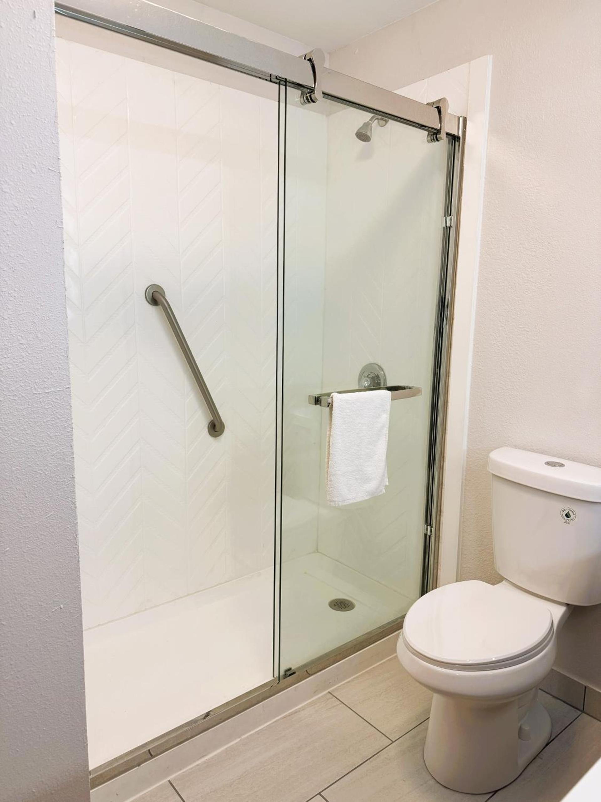 Comfort Inn & Suites Sheboygan I-43 photo 6