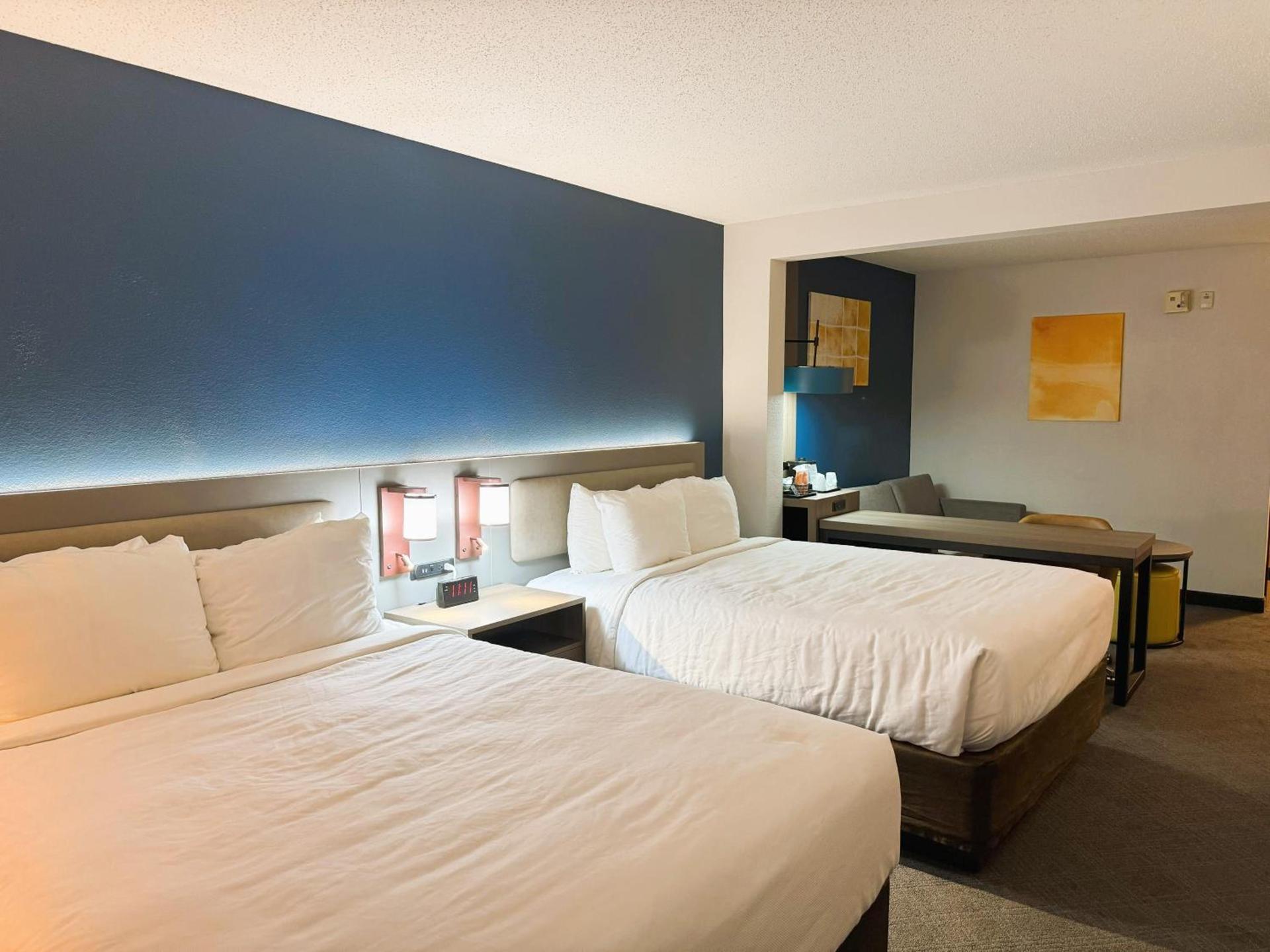 Comfort Inn & Suites Sheboygan I-43 photo 17
