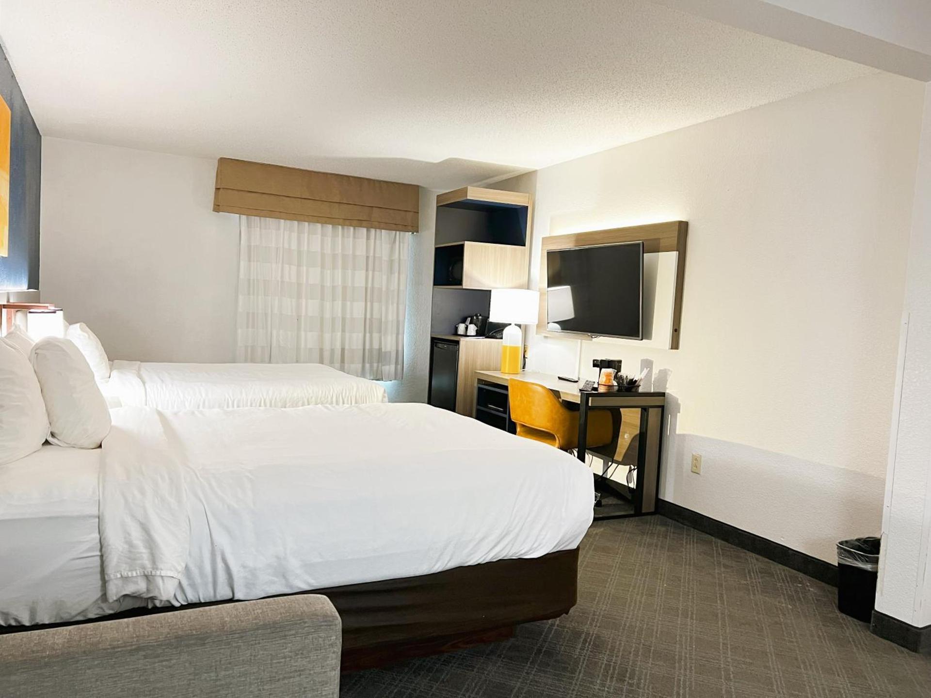 Comfort Inn & Suites Sheboygan I-43 photo 26