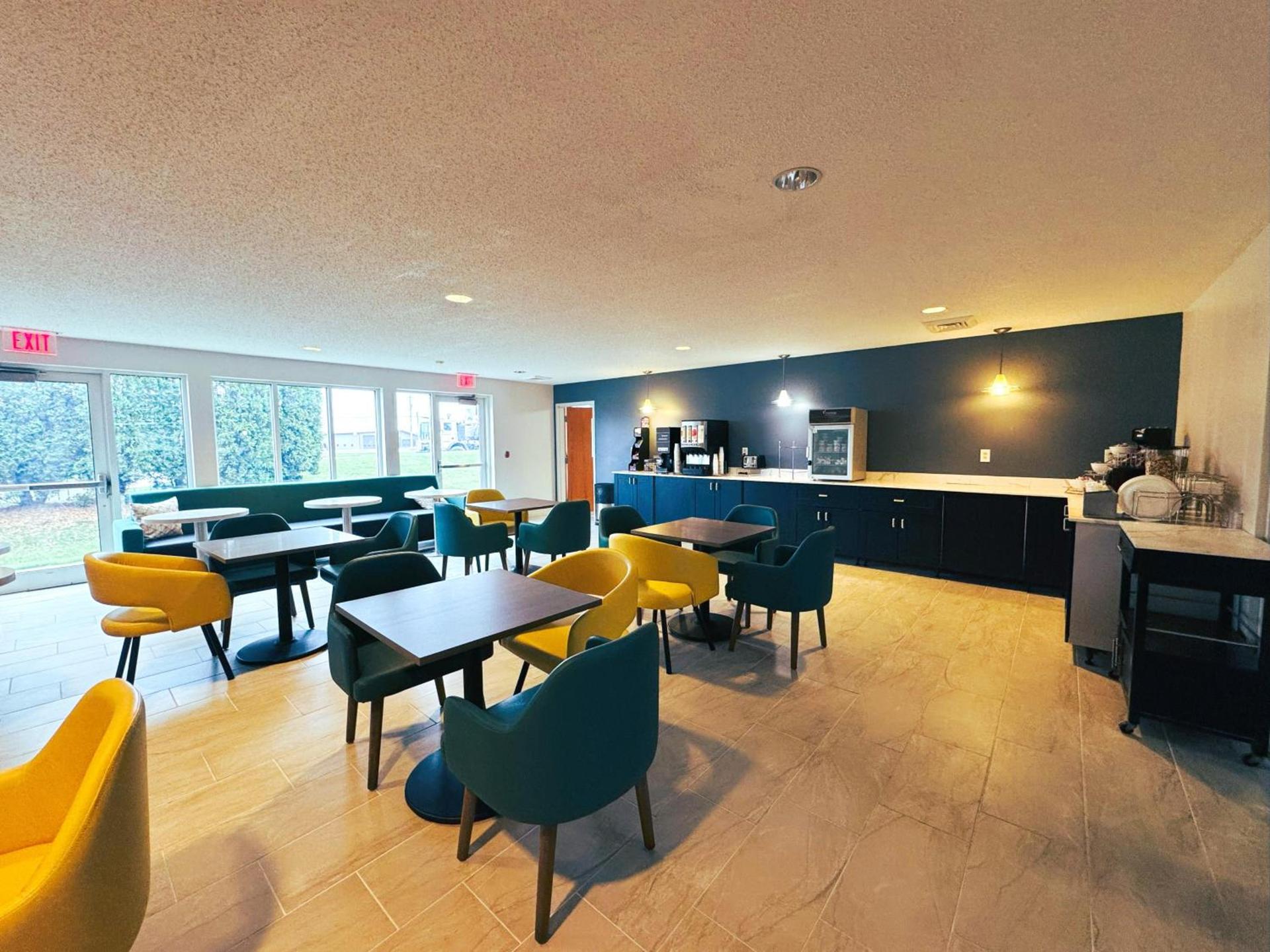 Comfort Inn & Suites Sheboygan I-43 photo 34