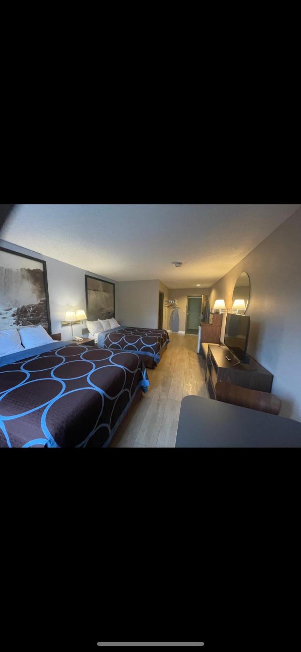 Super 8 by Wyndham Niagara Falls photo 7