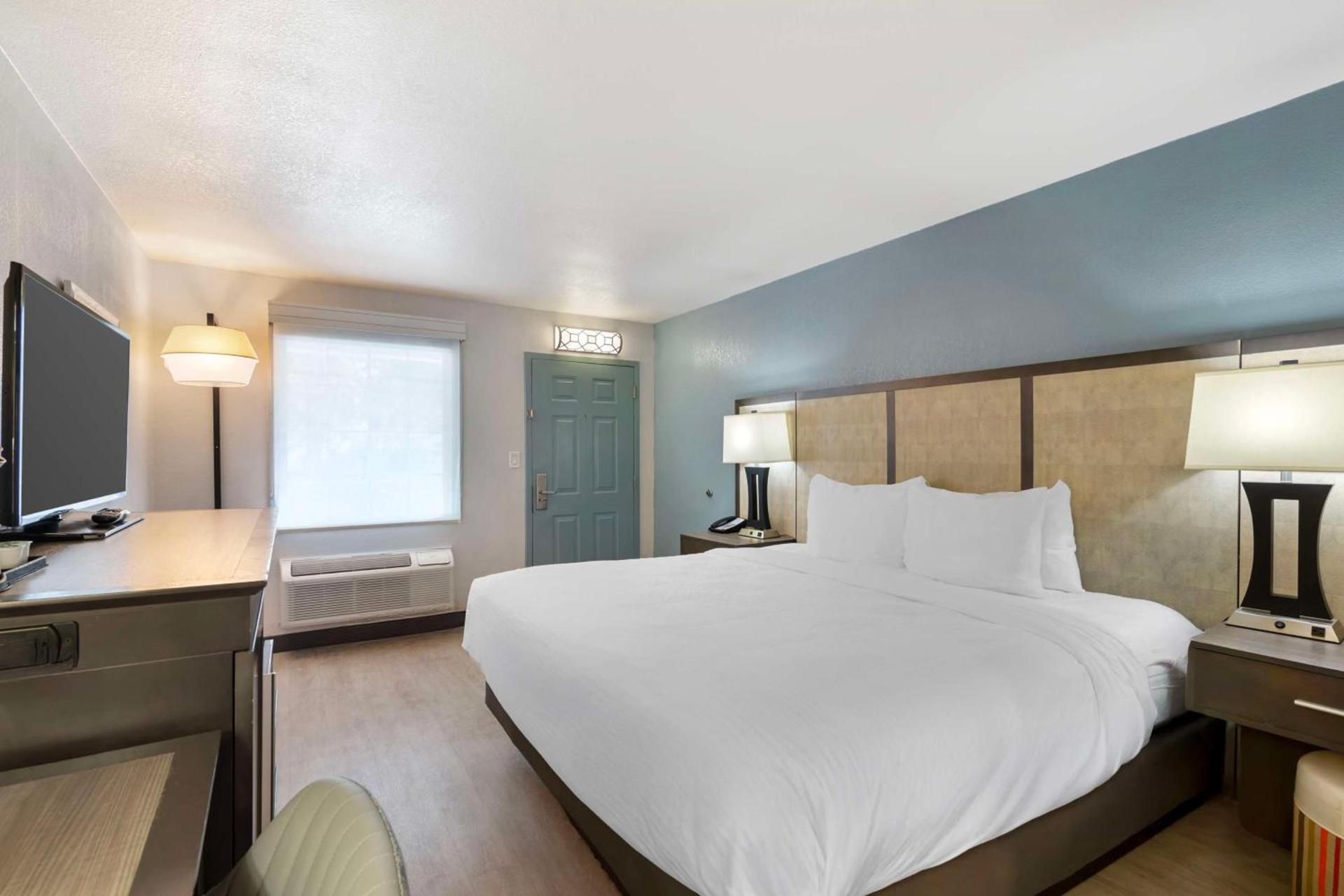 Best Western Plus St. Simons photo 4