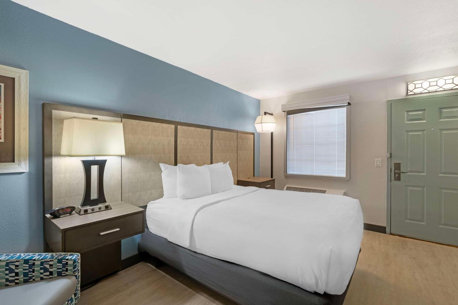 Best Western Plus St. Simons photo 9