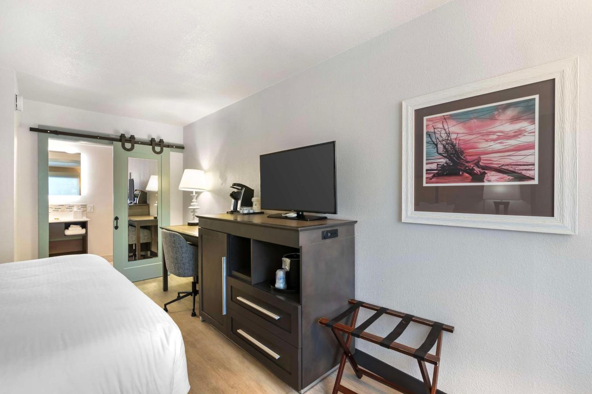Best Western Plus St. Simons photo 23