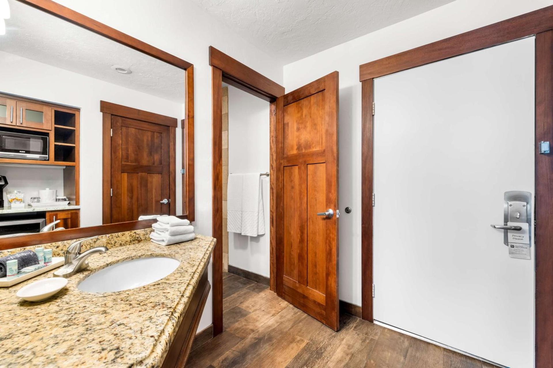 Best Western Driftwood Inn photo 14