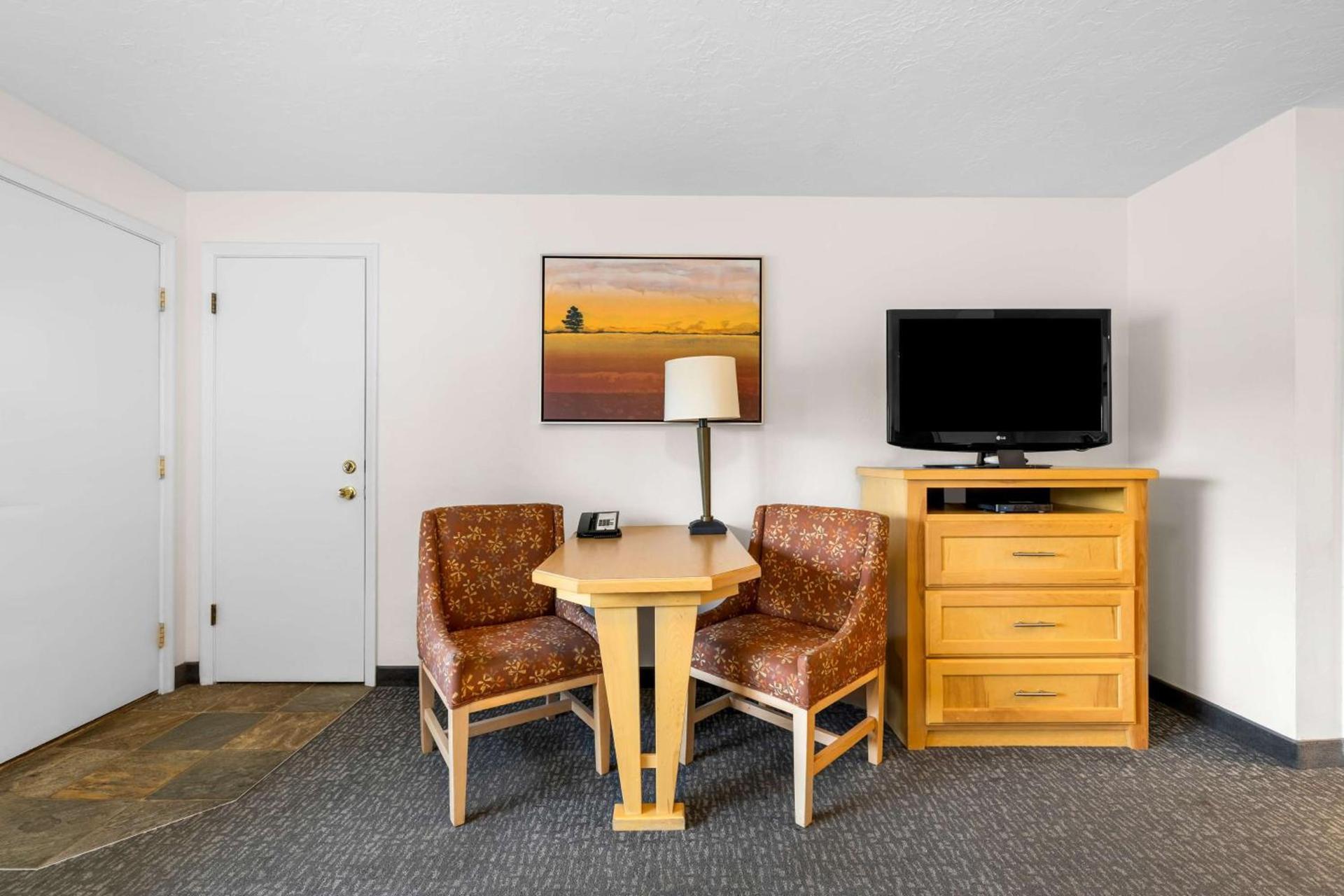 Best Western Driftwood Inn photo 37