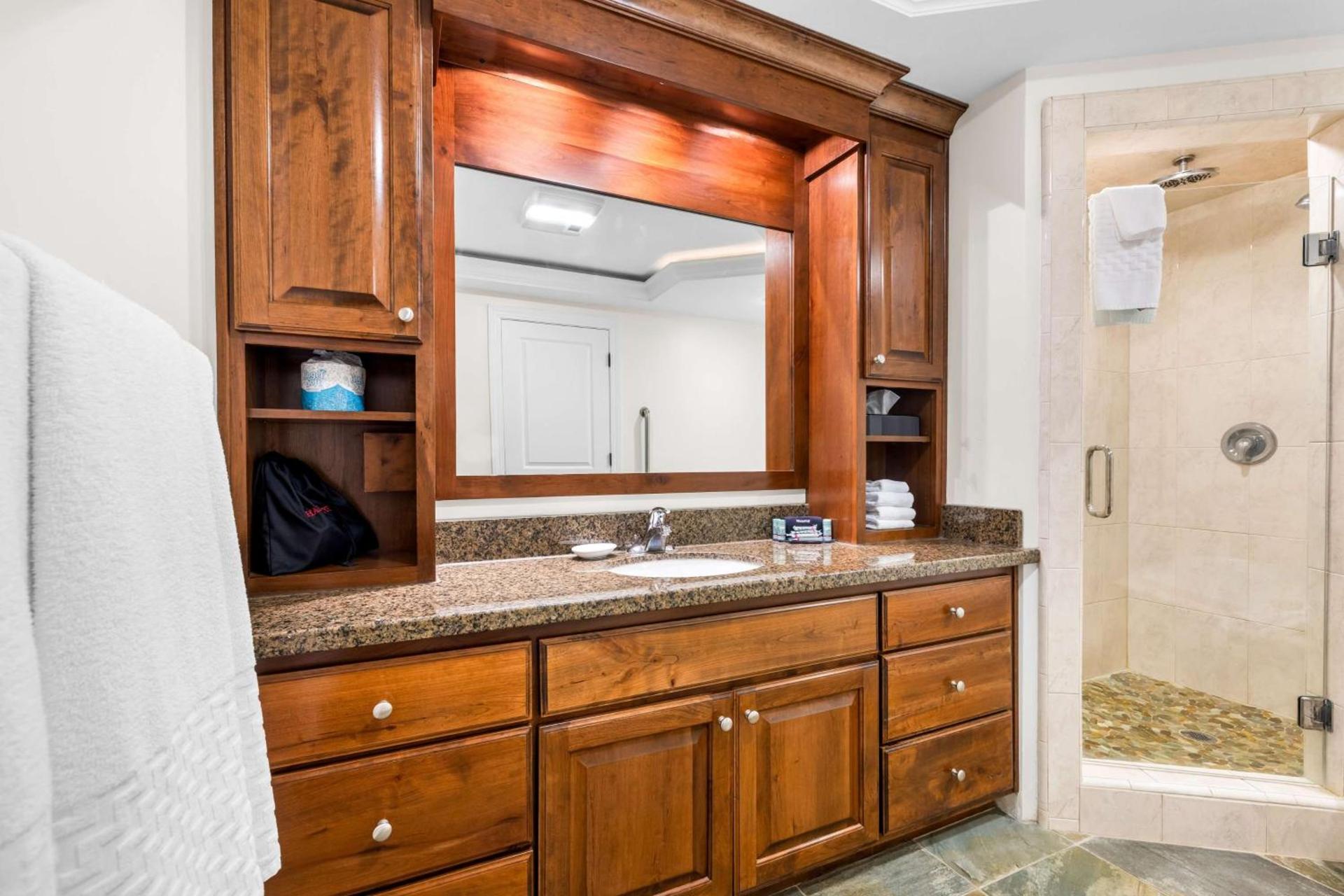 Best Western Driftwood Inn photo 43