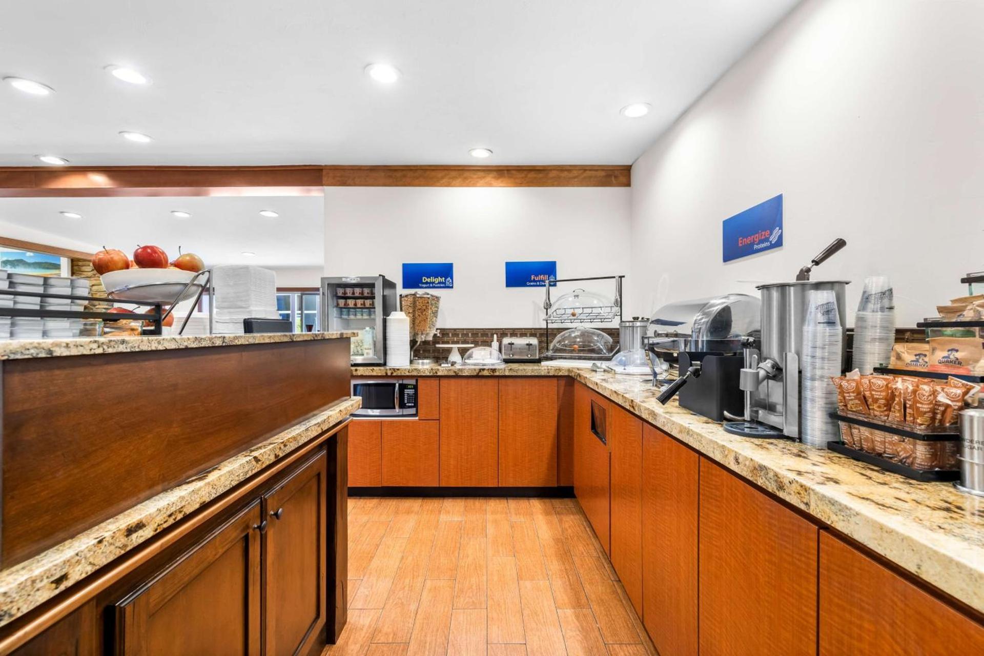 Best Western Driftwood Inn photo 59