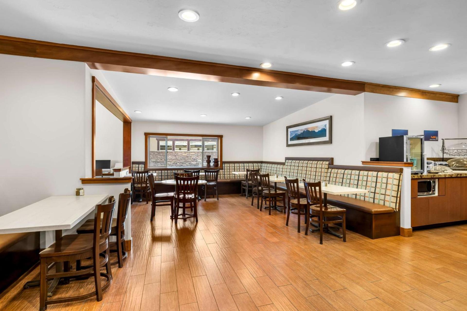 Best Western Driftwood Inn photo 60