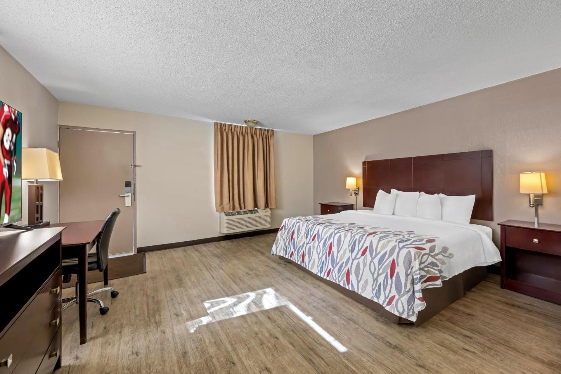 Red Roof Inn Abingdon photo 17