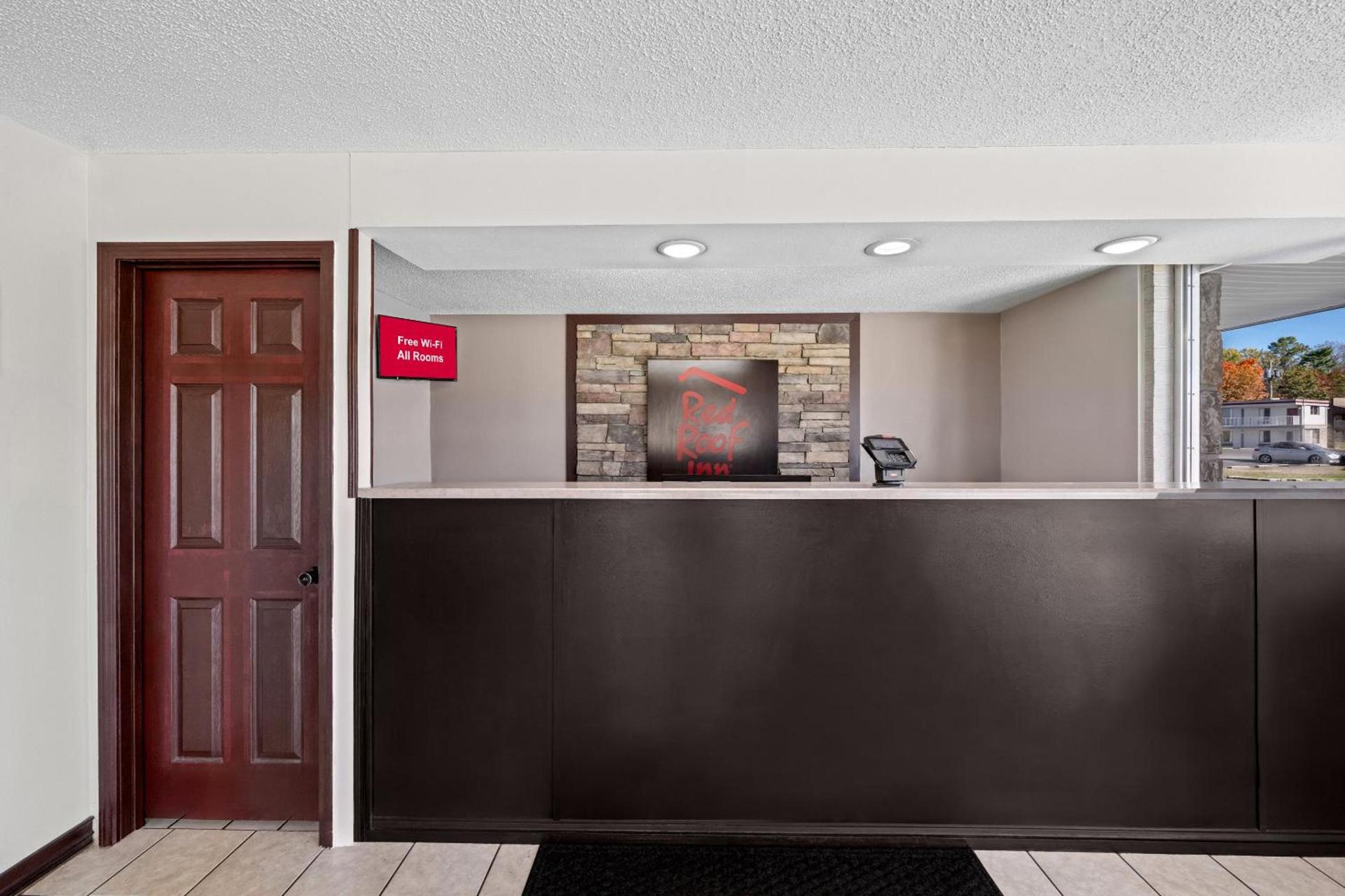 Red Roof Inn Abingdon photo 9