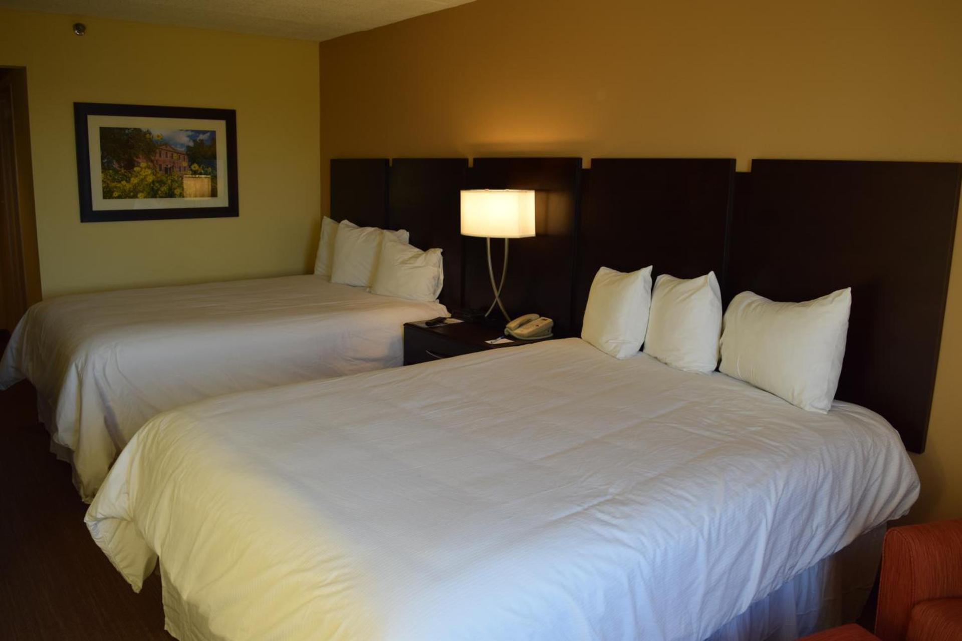 BridgePointe Hotel & Marina photo 17