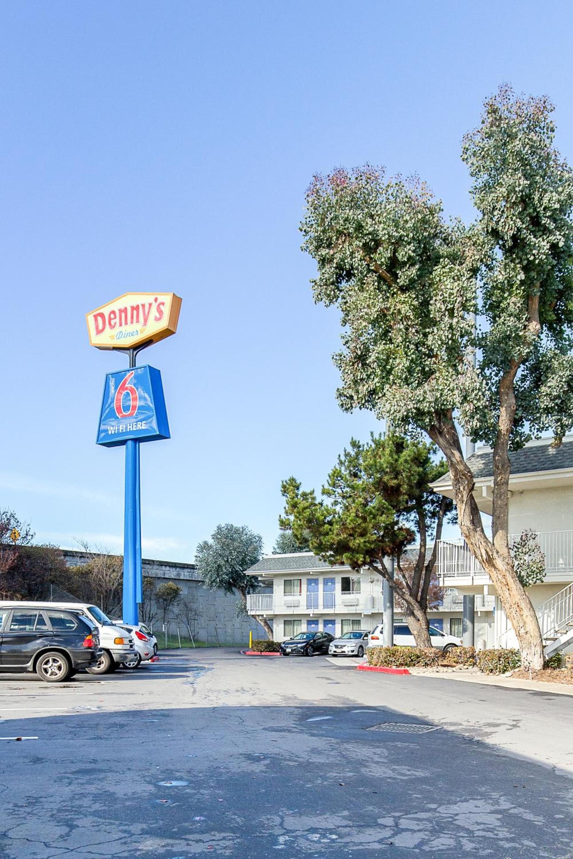 Motel 6 Hayward, CA- Silicon Valley Gateway photo 6