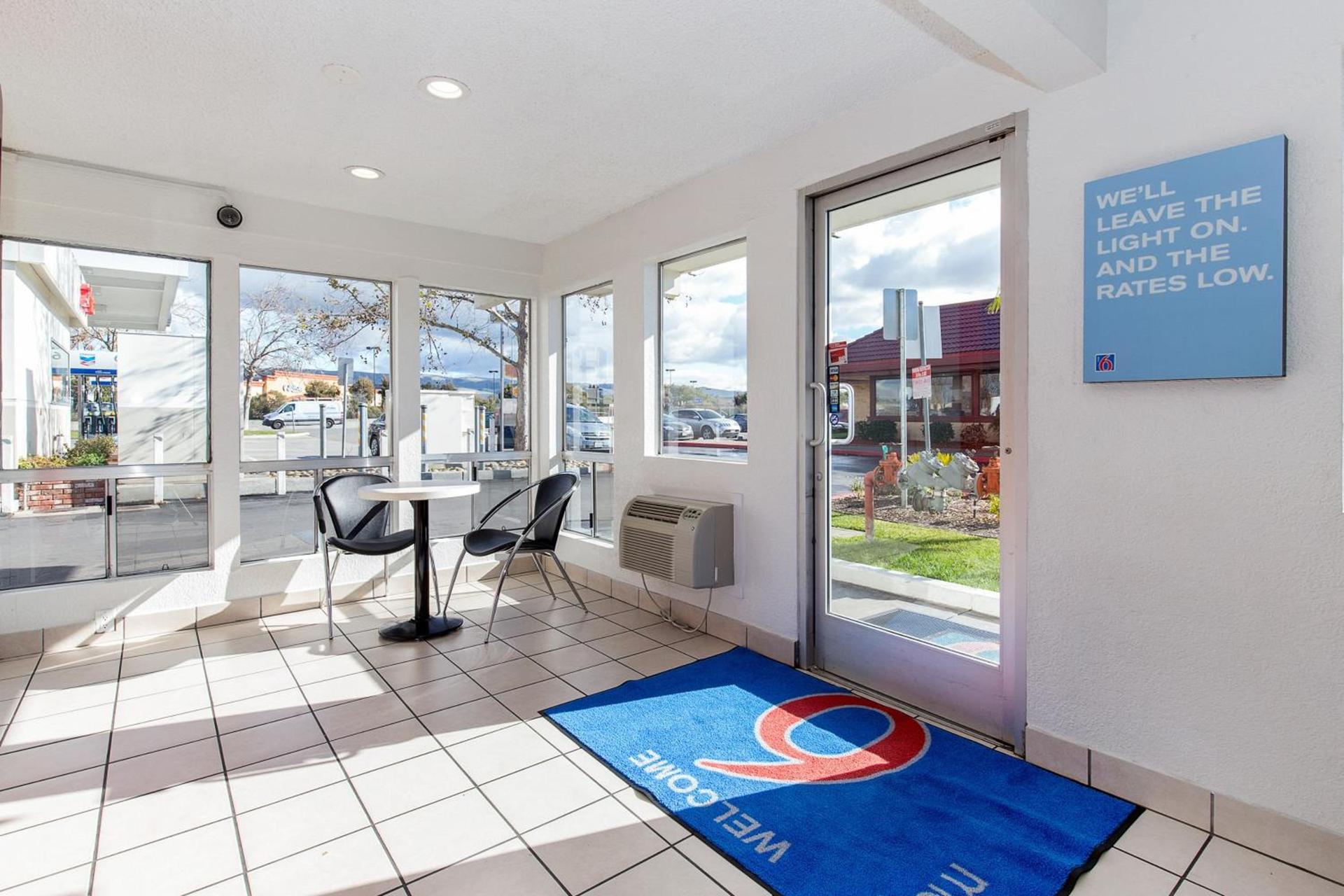 Motel 6 Hayward, CA- Silicon Valley Gateway photo 10