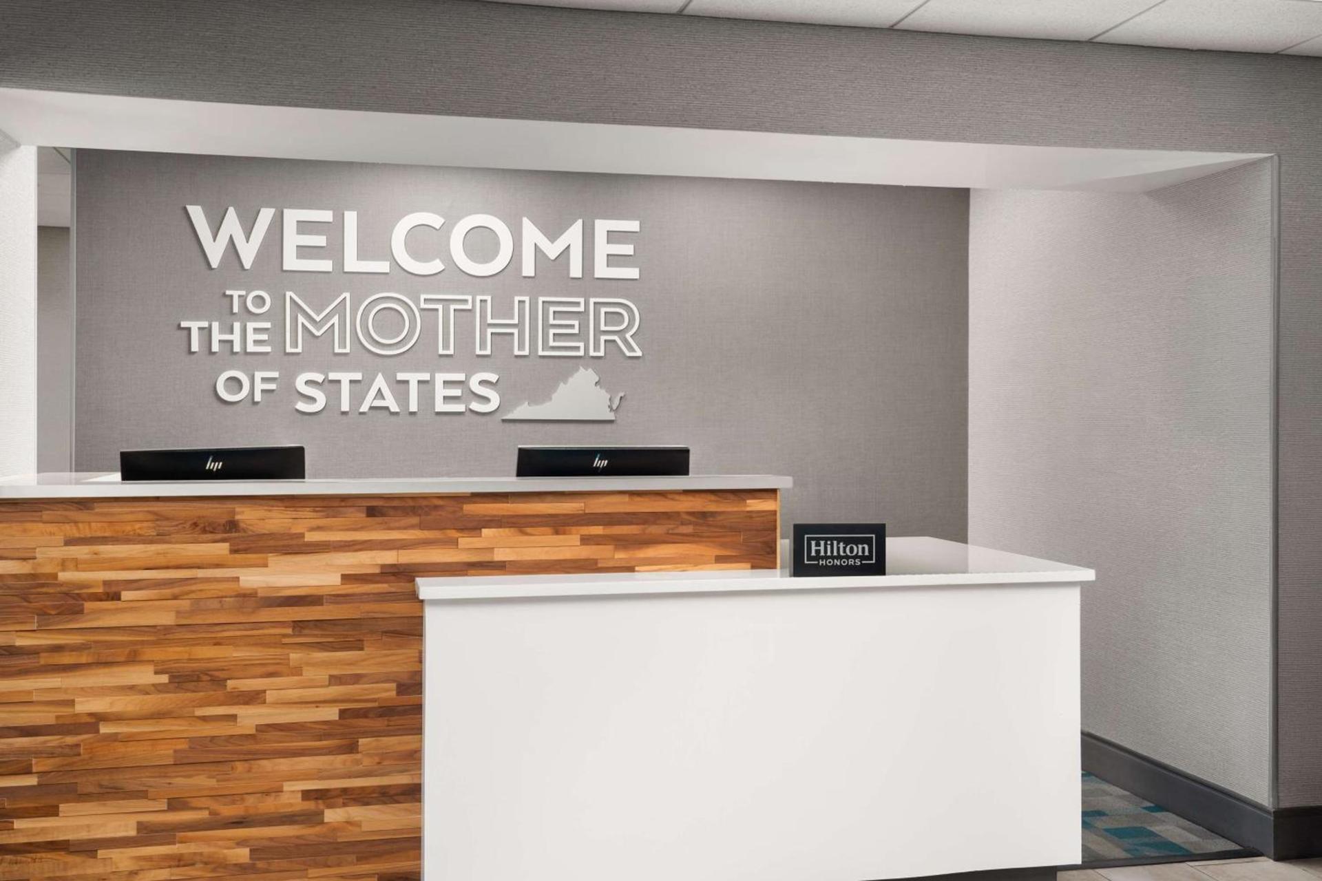 Hampton Inn Roanoke/Hollins - I-81 photo 3