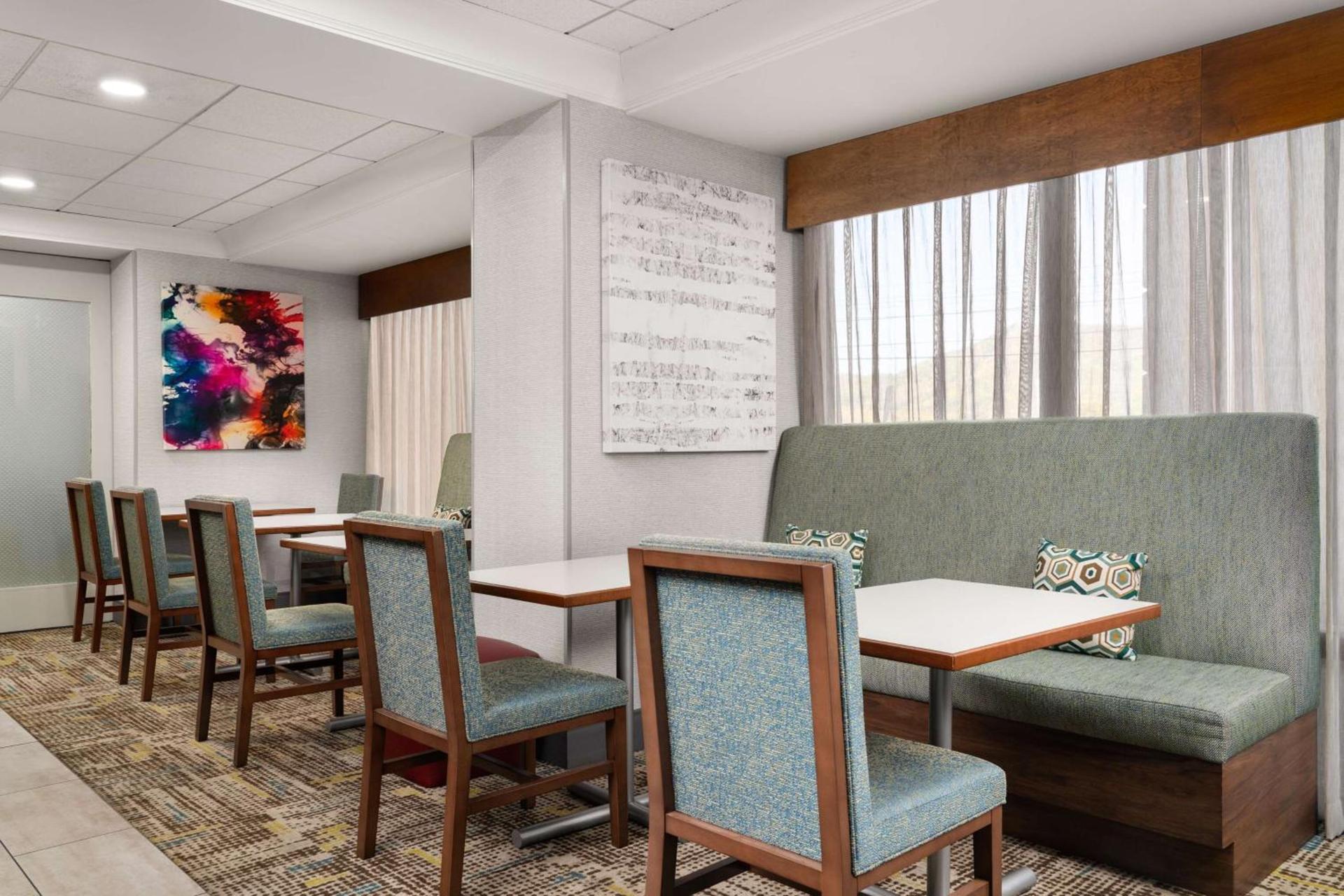 Hampton Inn Roanoke/Hollins - I-81 photo 4