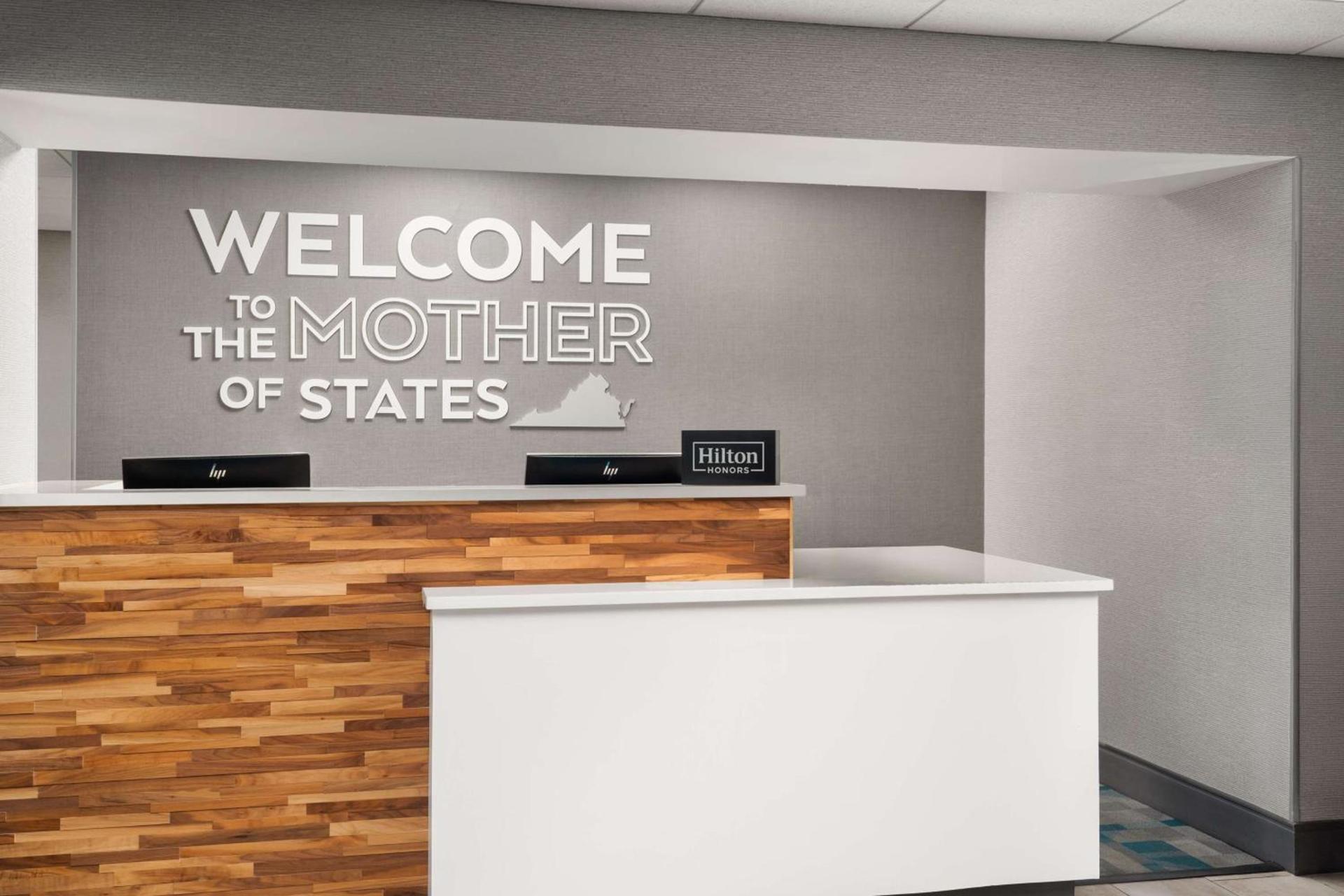 Hampton Inn Roanoke/Hollins - I-81 photo 5