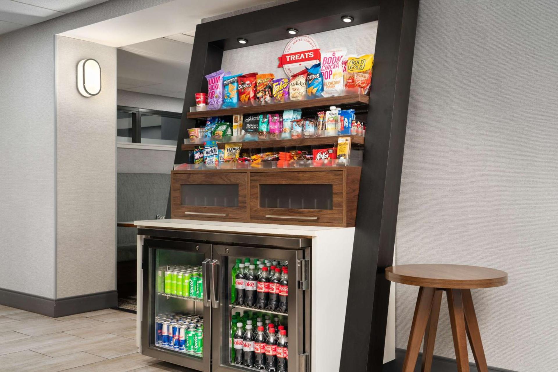 Hampton Inn Roanoke/Hollins - I-81 photo 7