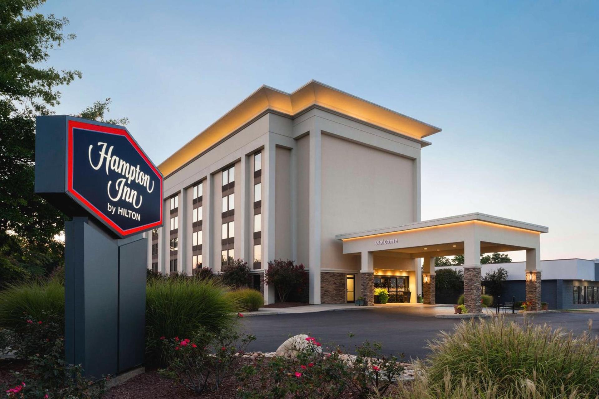 Hampton Inn Charlottesville photo 1