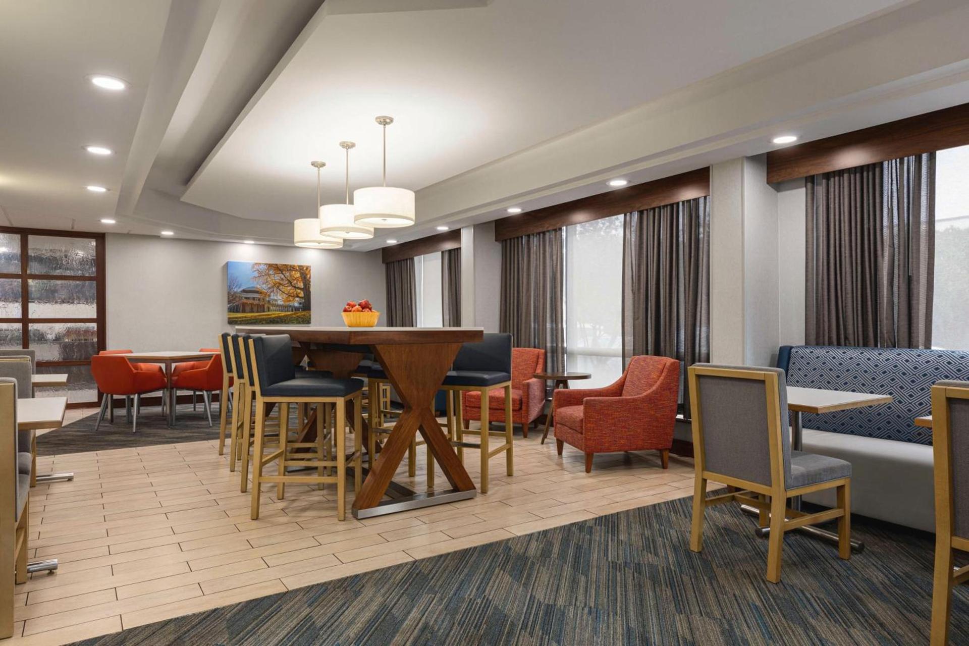 Hampton Inn Charlottesville photo 4