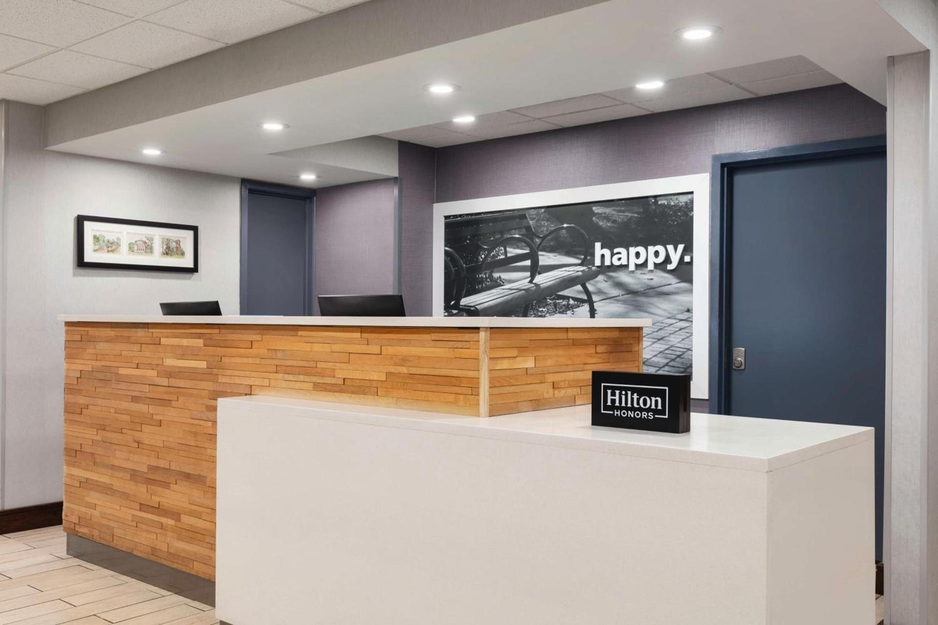 Hampton Inn Charlottesville photo 6