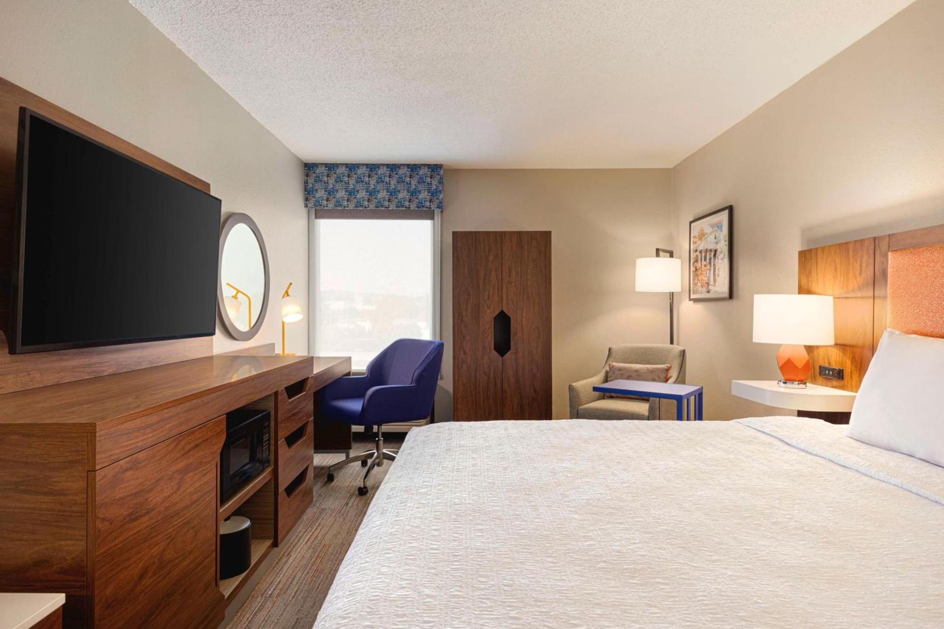 Hampton Inn Charlottesville photo 14