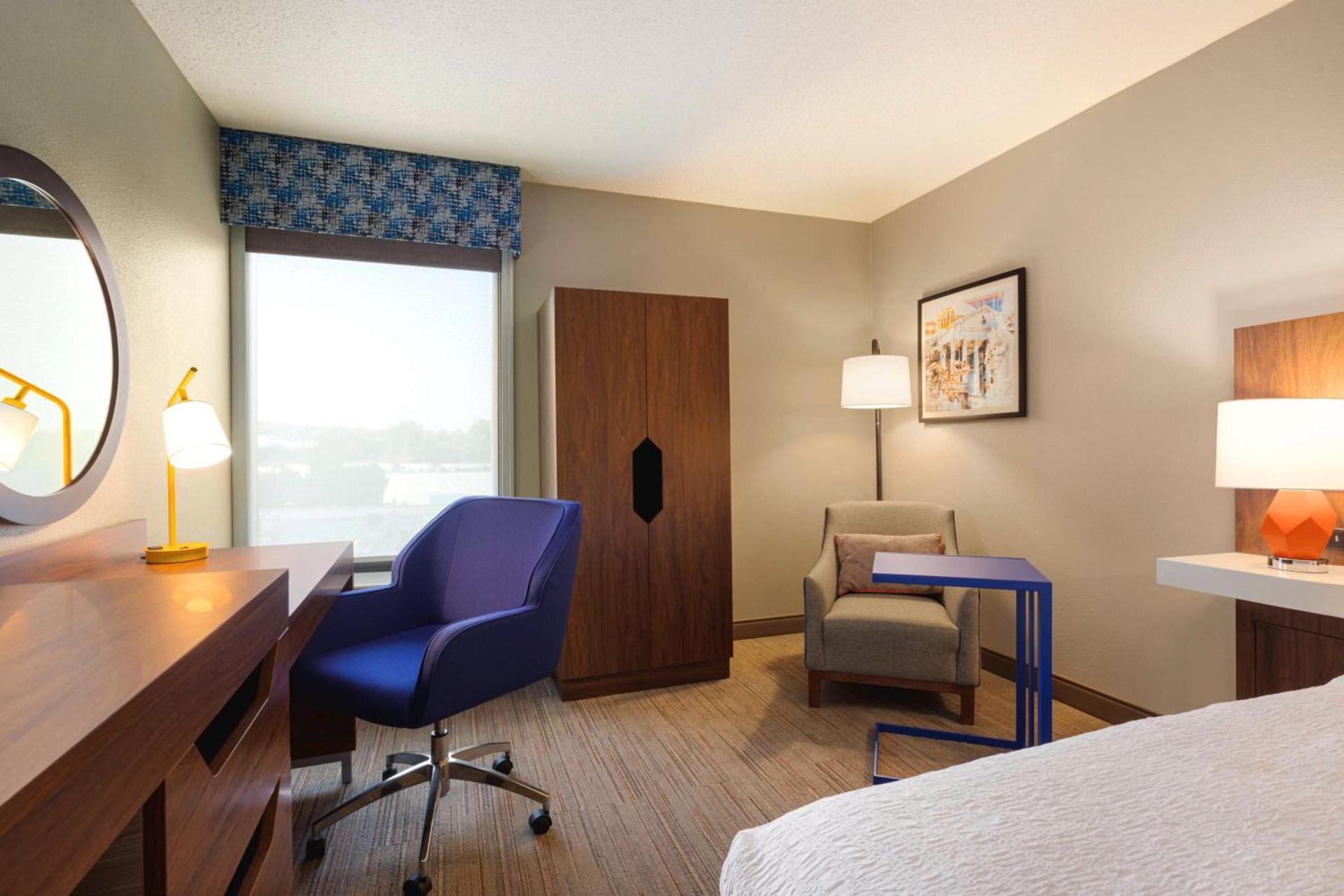 Hampton Inn Charlottesville photo 17