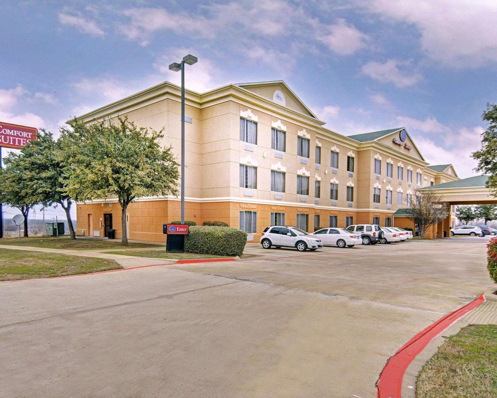 Comfort Suites Roanoke - Fort Worth North photo 41