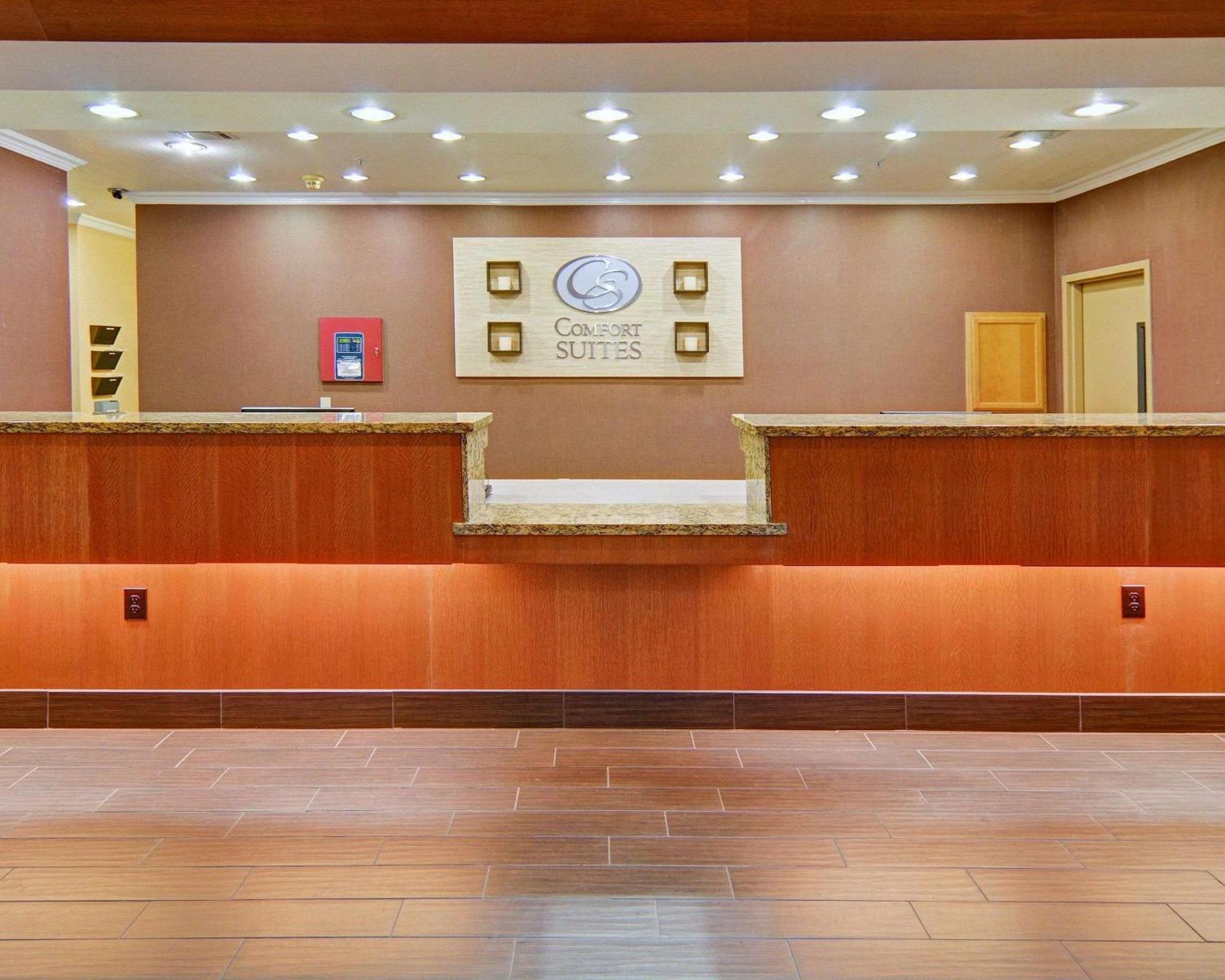 Comfort Suites Roanoke - Fort Worth North photo 43