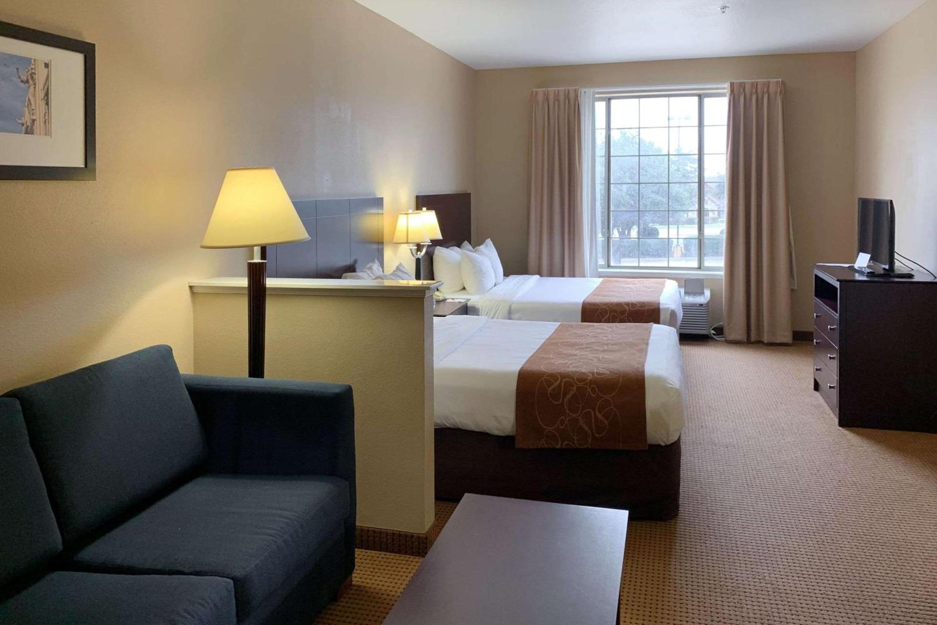 Comfort Suites Roanoke - Fort Worth North photo 51