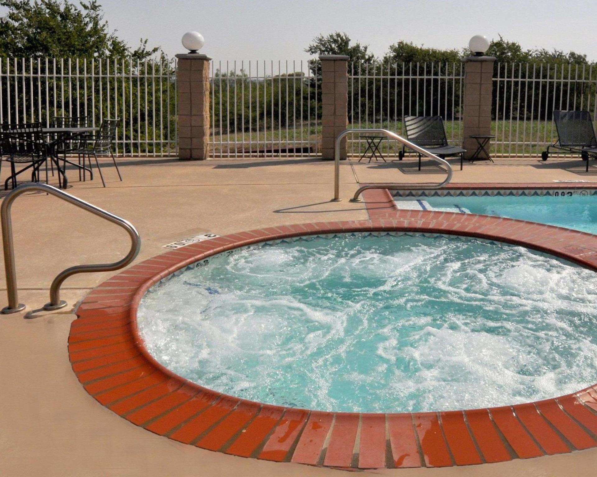 Comfort Suites Roanoke - Fort Worth North photo 54