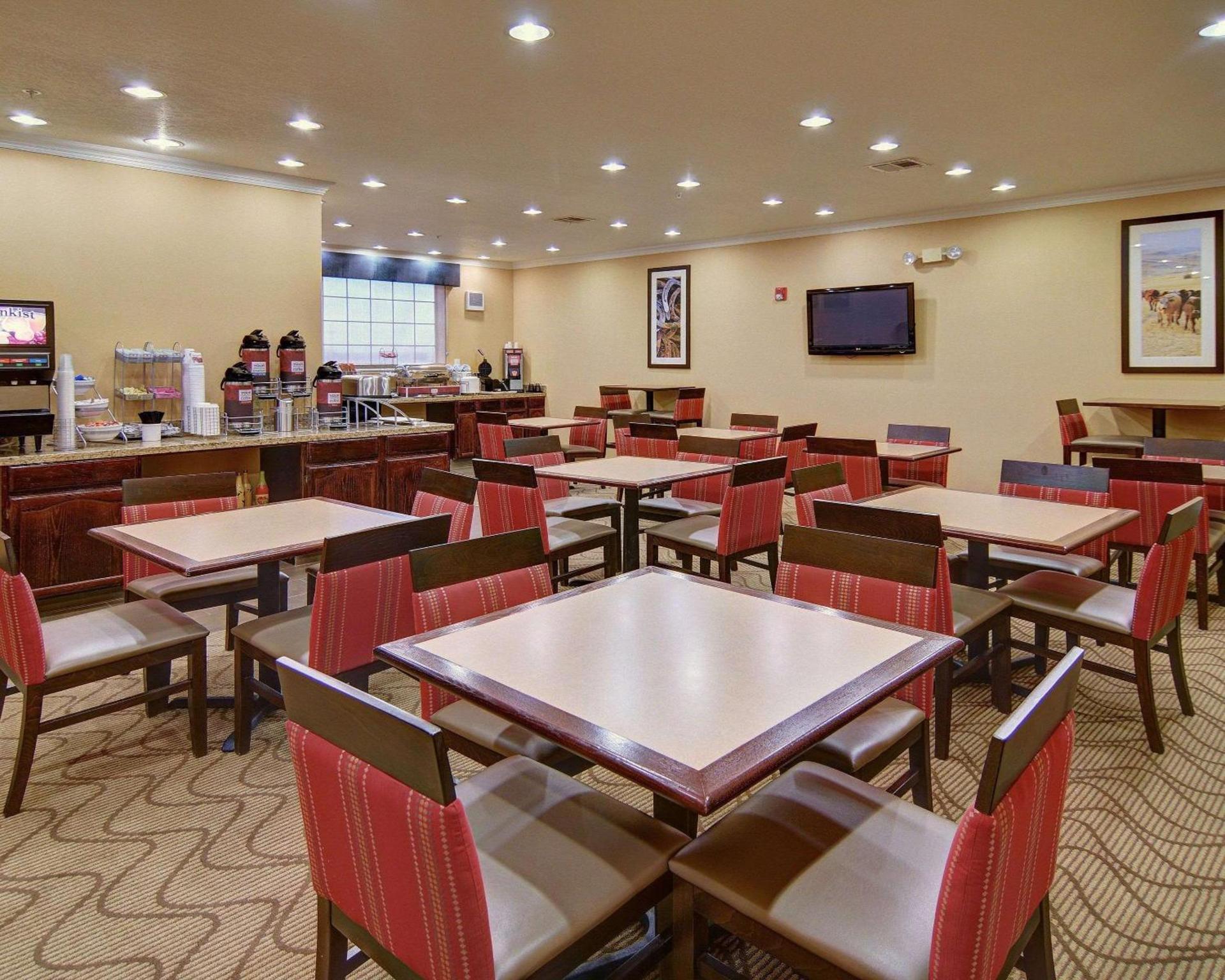 Comfort Suites Roanoke - Fort Worth North photo 61