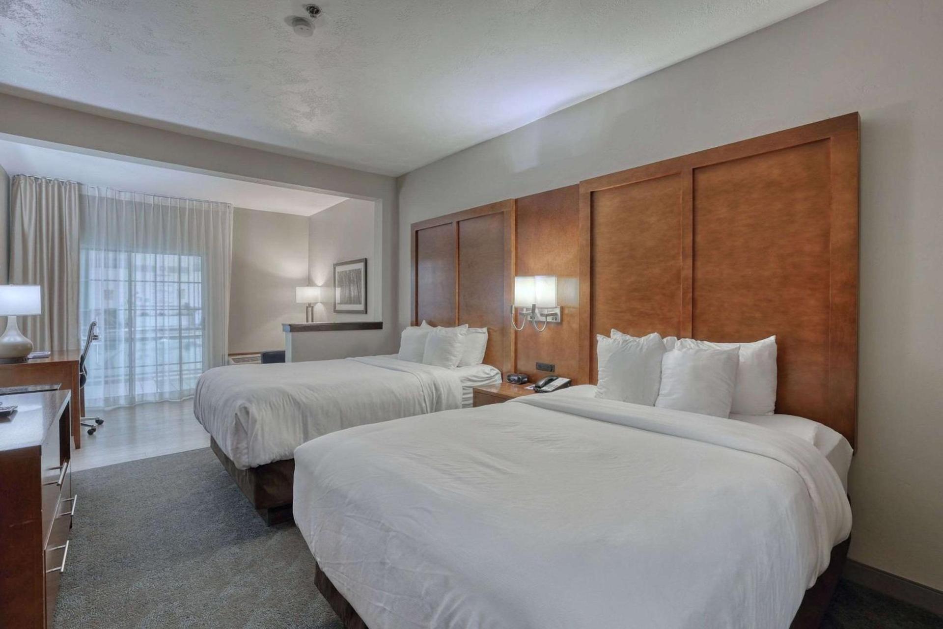 Comfort Suites Appleton Airport photo 9