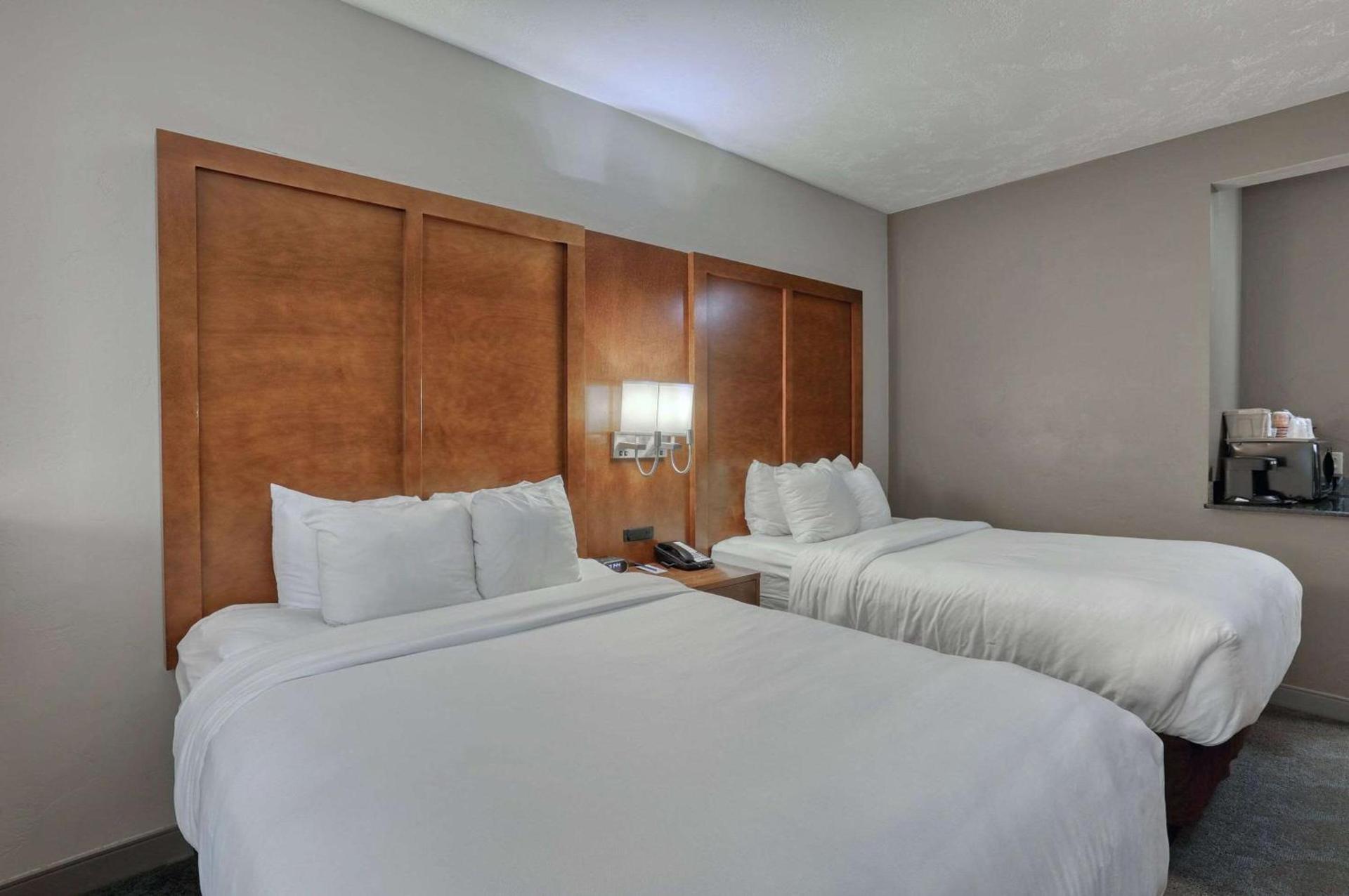 Comfort Suites Appleton Airport photo 10