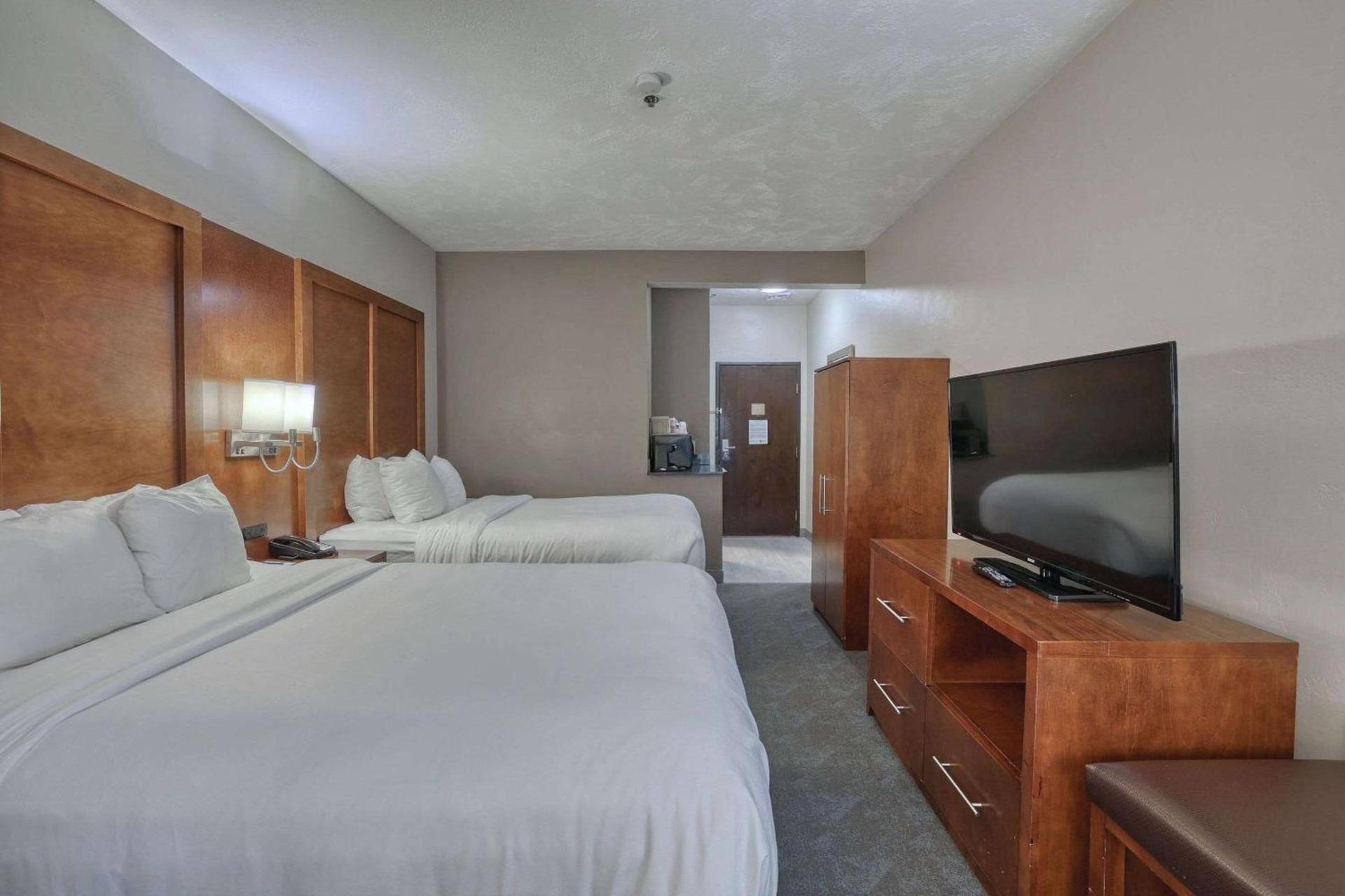 Comfort Suites Appleton Airport photo 11