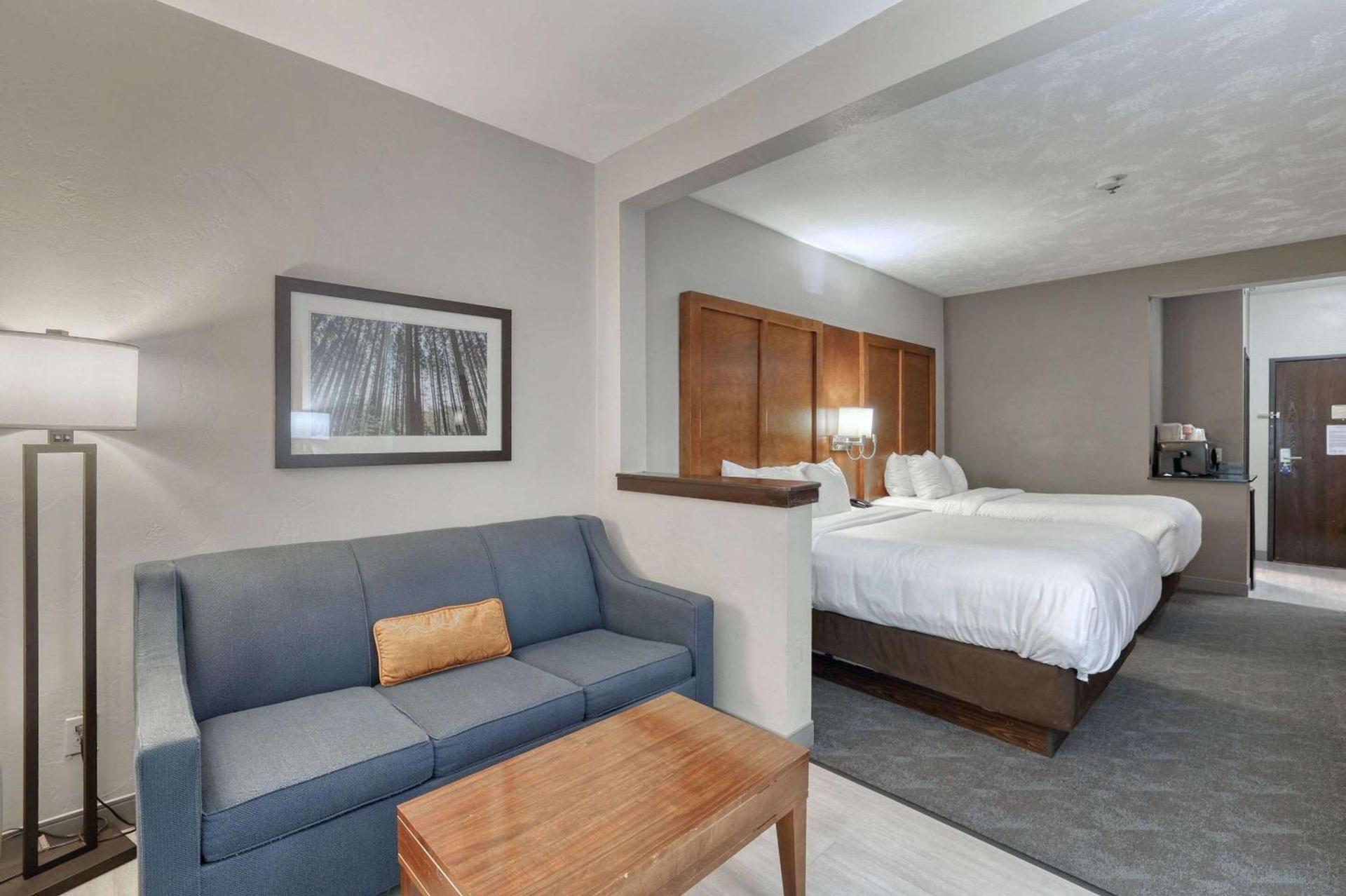 Comfort Suites Appleton Airport photo 12