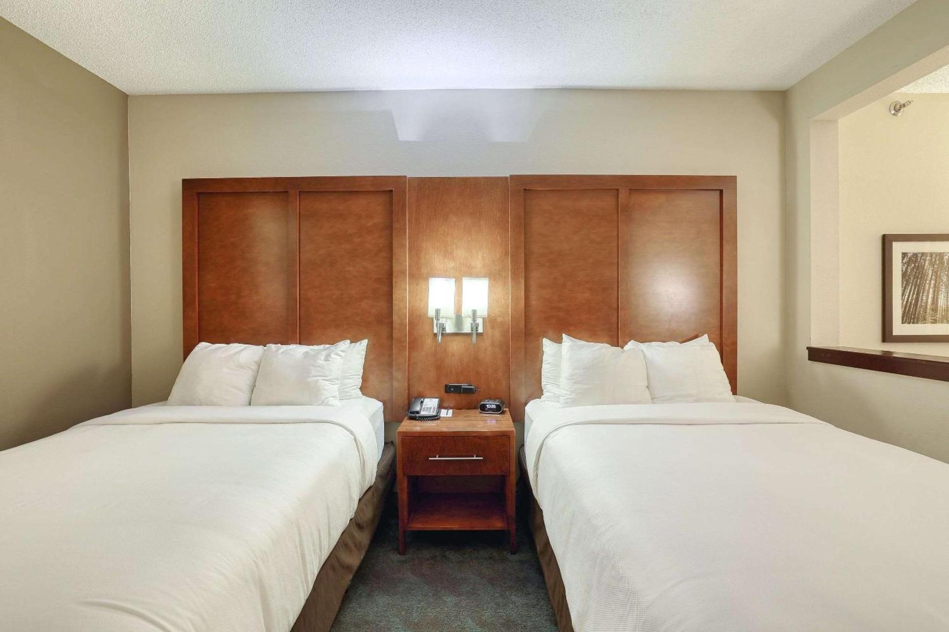Comfort Suites Appleton Airport photo 15
