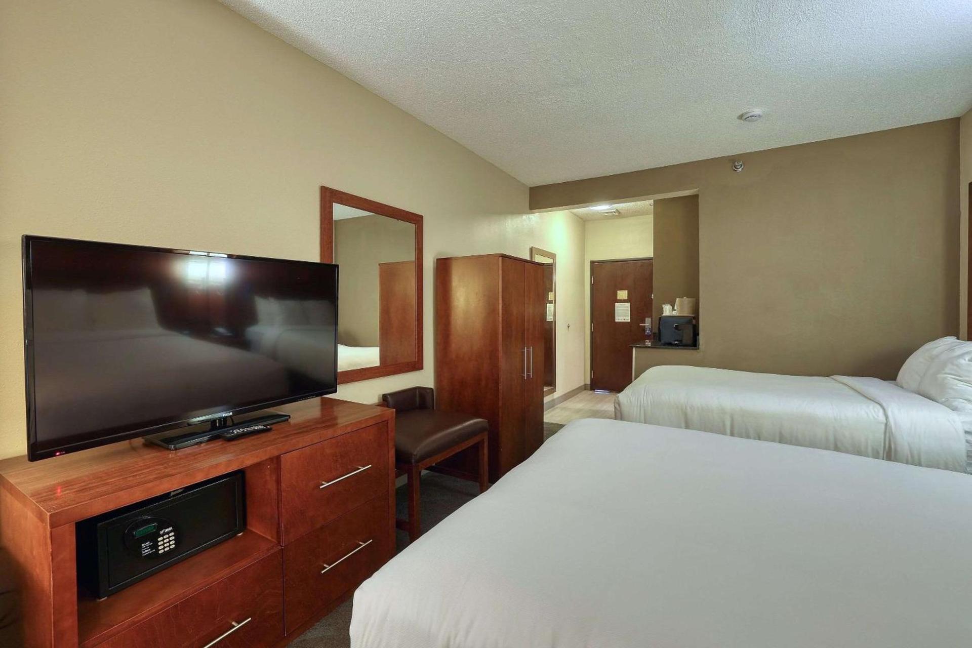 Comfort Suites Appleton Airport photo 17