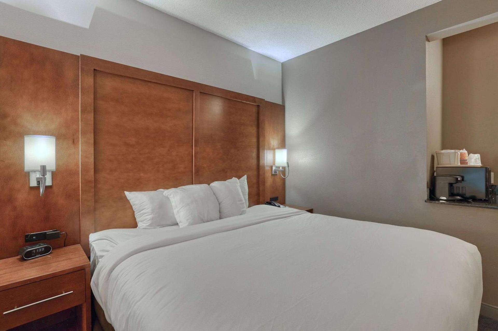 Comfort Suites Appleton Airport photo 21