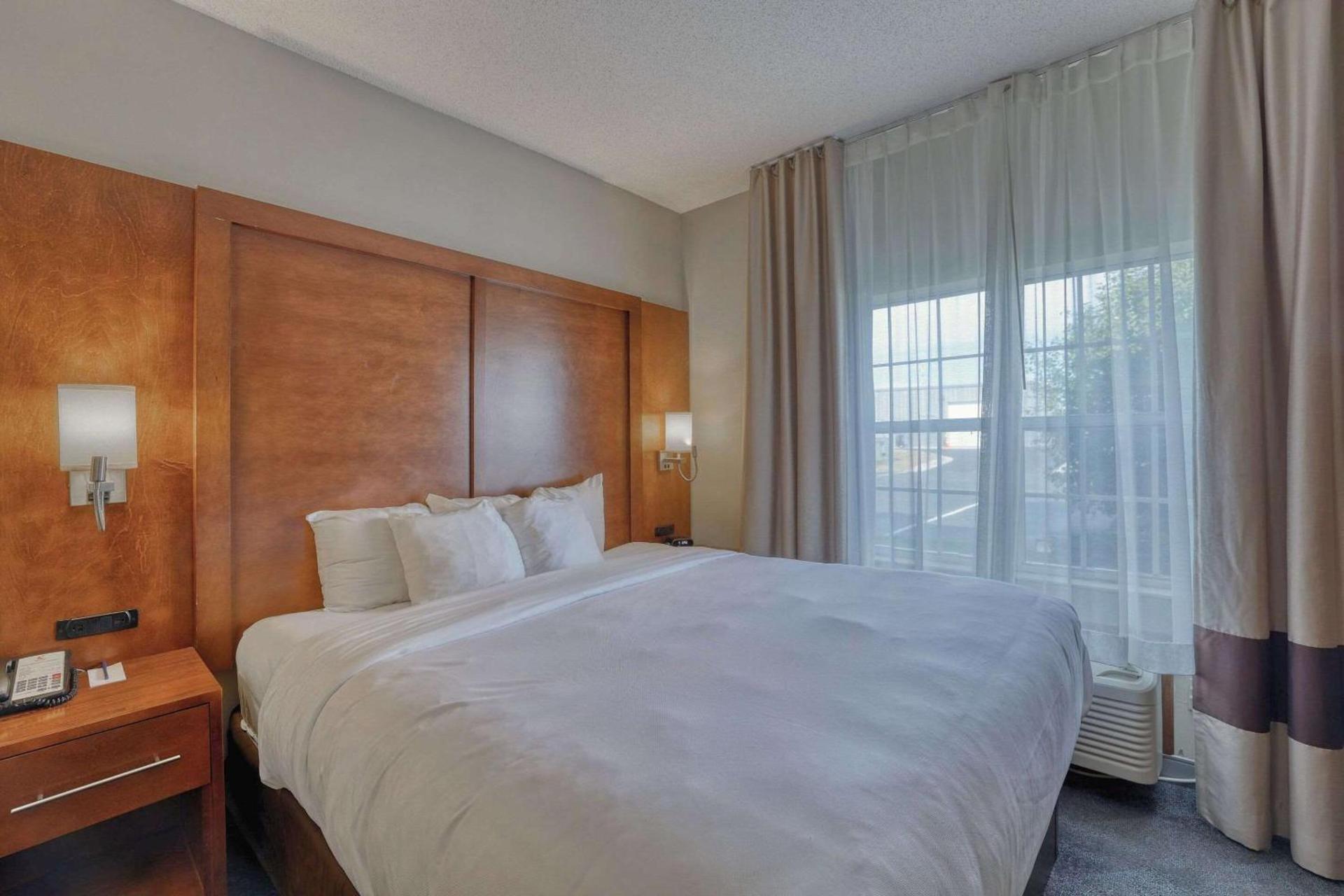 Comfort Suites Appleton Airport photo 29
