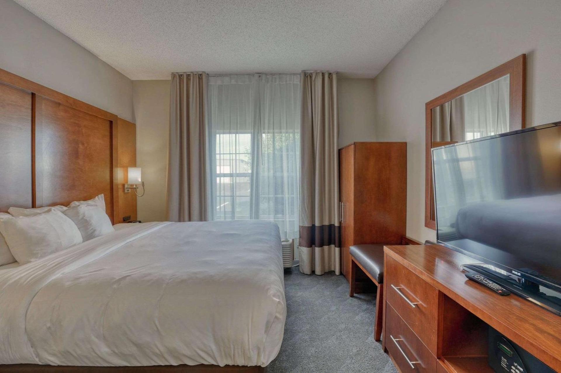 Comfort Suites Appleton Airport photo 30