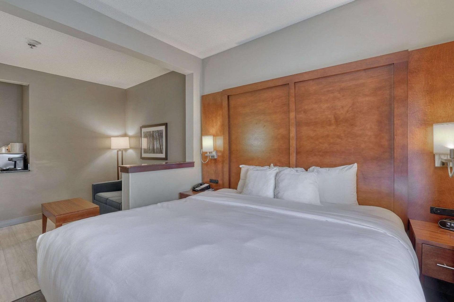 Comfort Suites Appleton Airport photo 31
