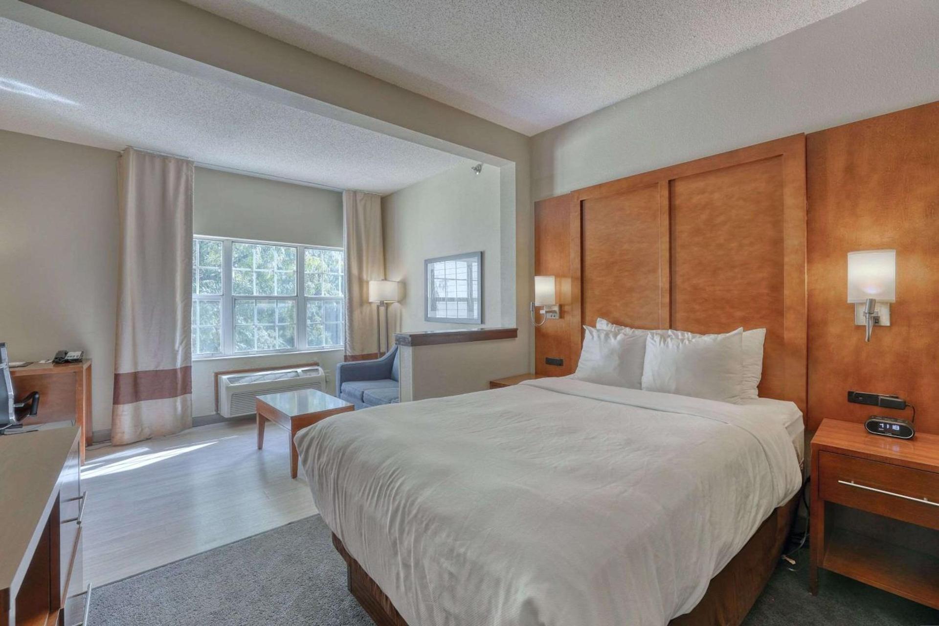 Comfort Suites Appleton Airport photo 32