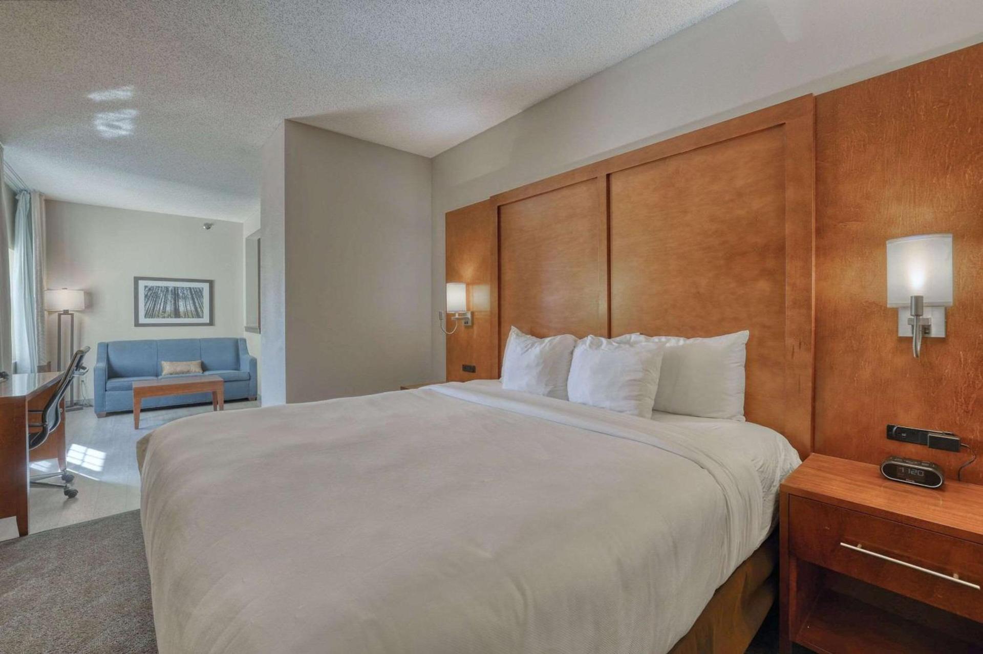 Comfort Suites Appleton Airport photo 38