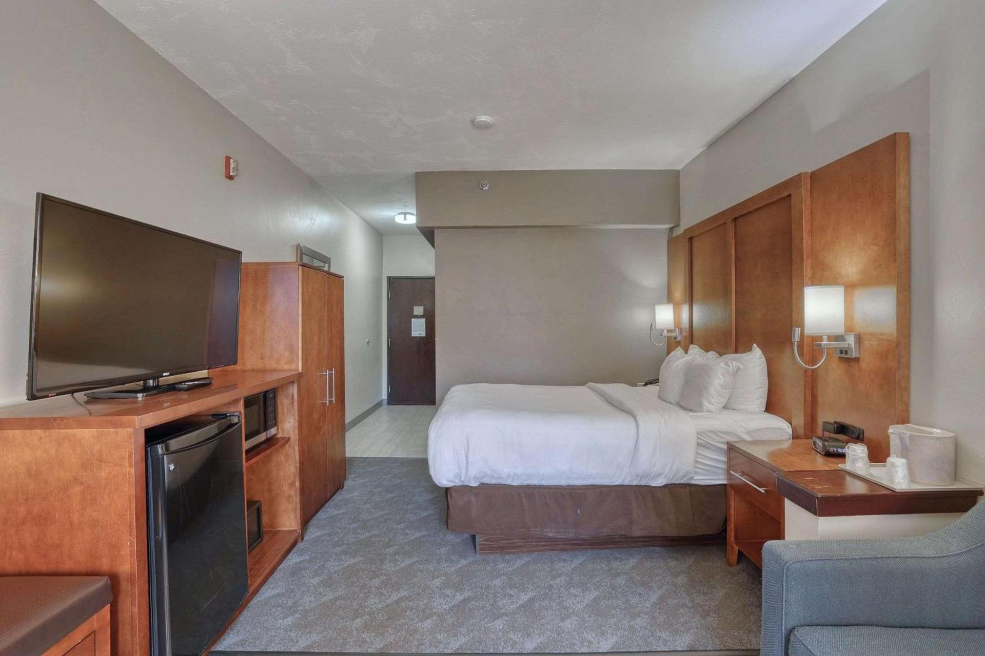 Comfort Suites Appleton Airport photo 43